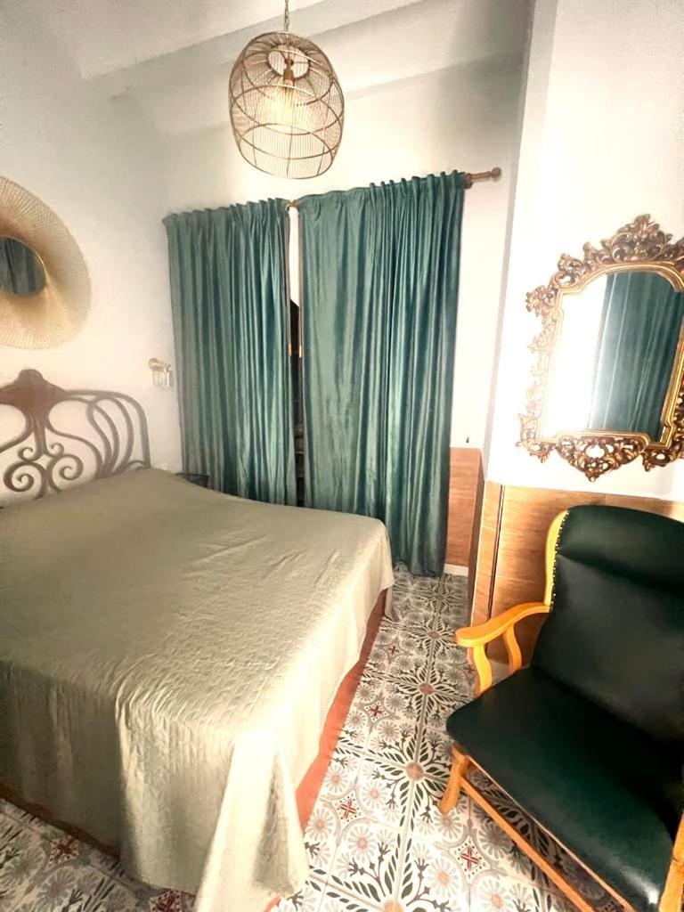 Esmeralda With Free Private Underground Parking Apartment *