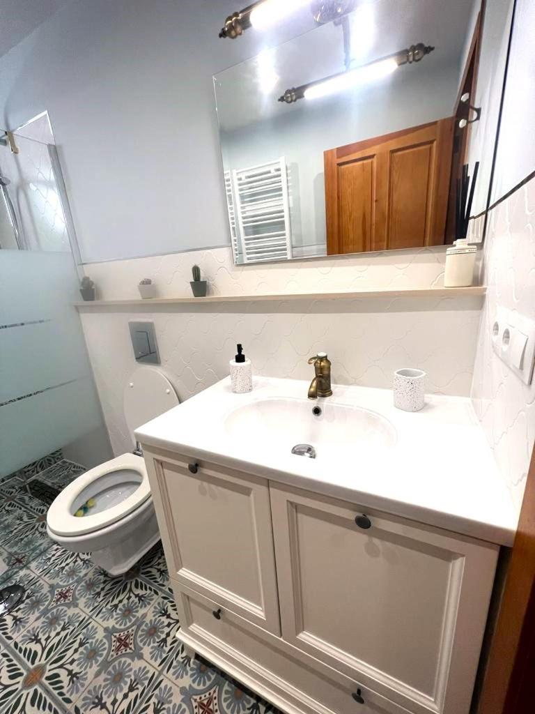 Esmeralda With Free Private Underground Parking Apartment Valencia