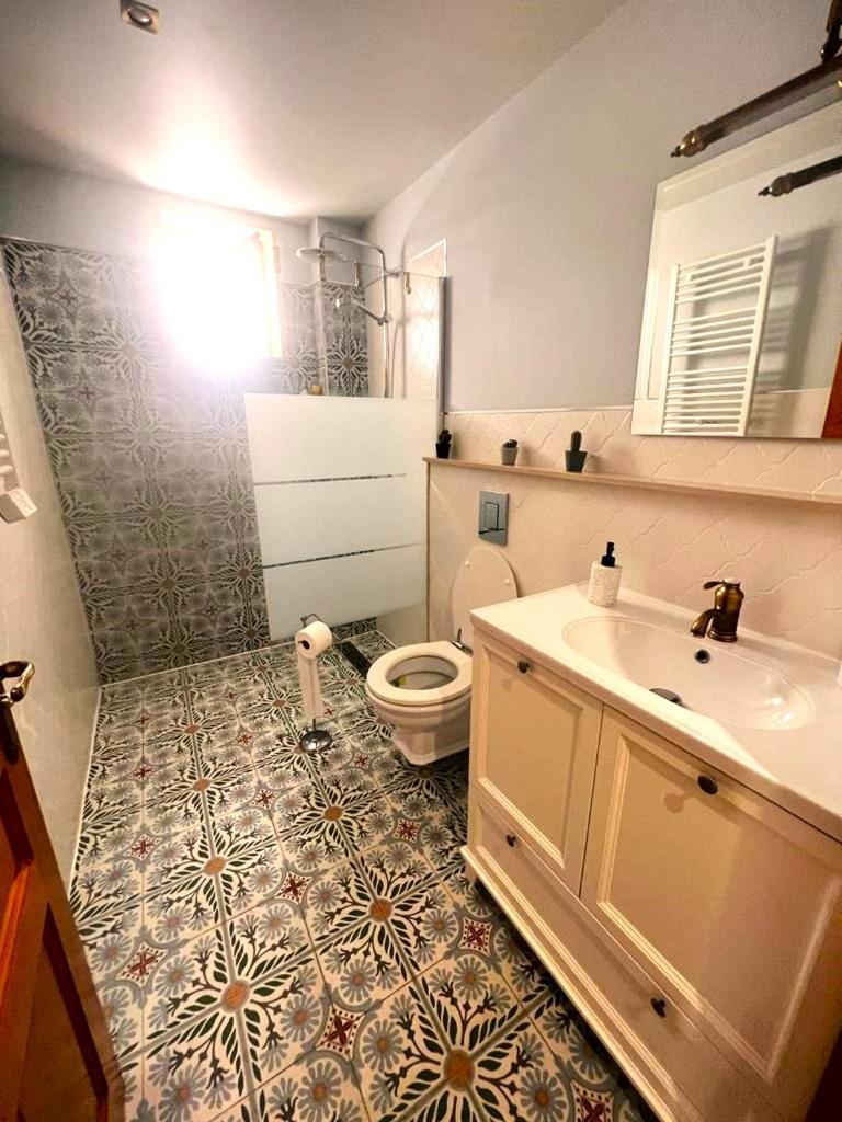 Esmeralda With Free Private Underground Parking Apartment Valencia