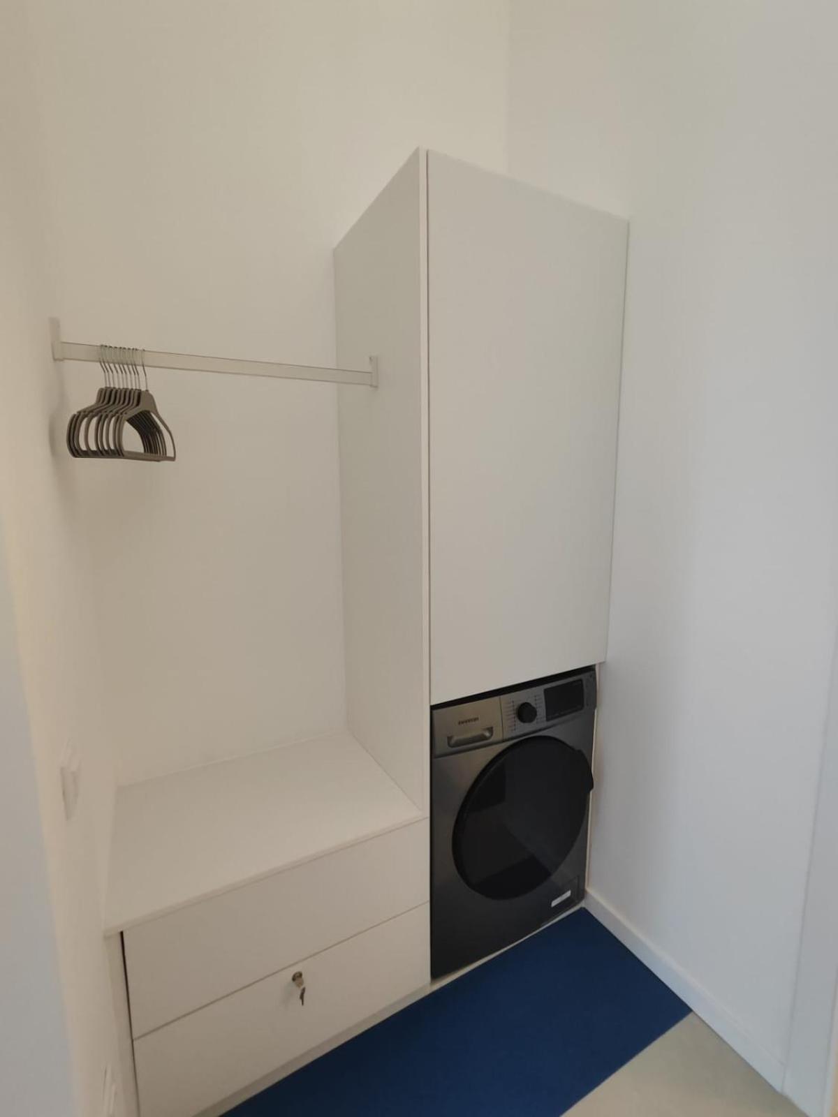 Carisan1 6 Min To Modern Bright Apartment *