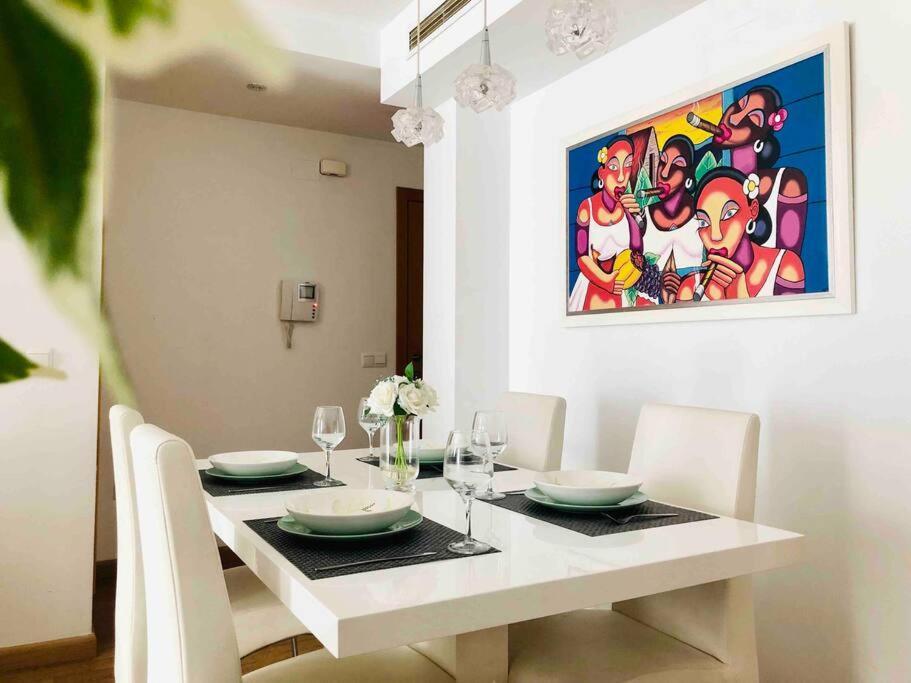 Great Close To Center Apartment Valencia