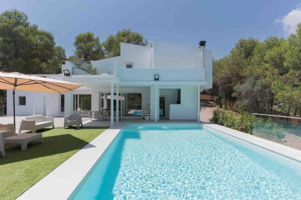 Calma Villa. De Lujo, Jacuzzi Y Piscina Apartment