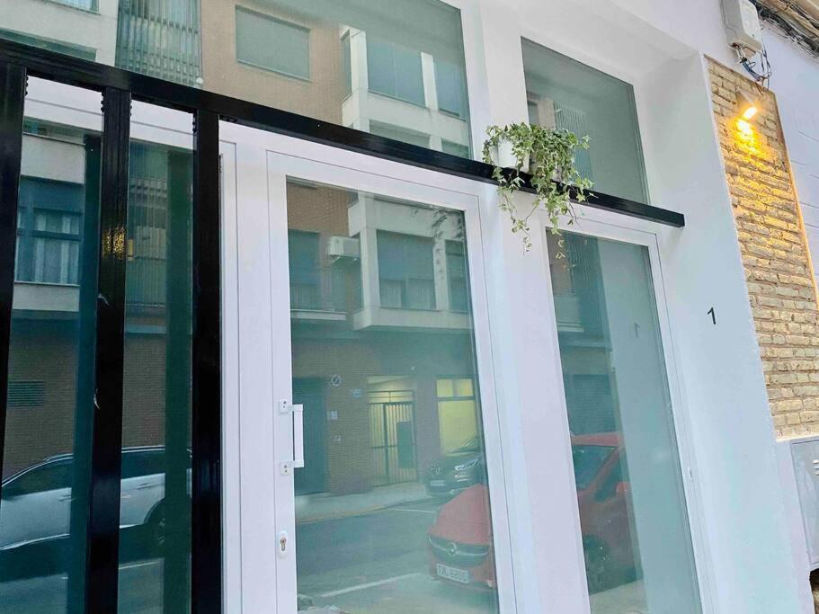 Chic Avec Terrasse, Lumineux Et Calme 2 Apartamento