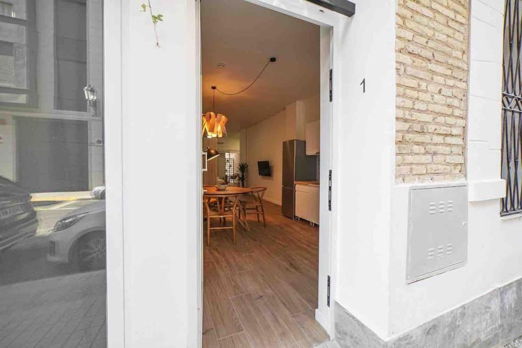 Chic Avec Terrasse, Lumineux Et Calme 1 Apartment