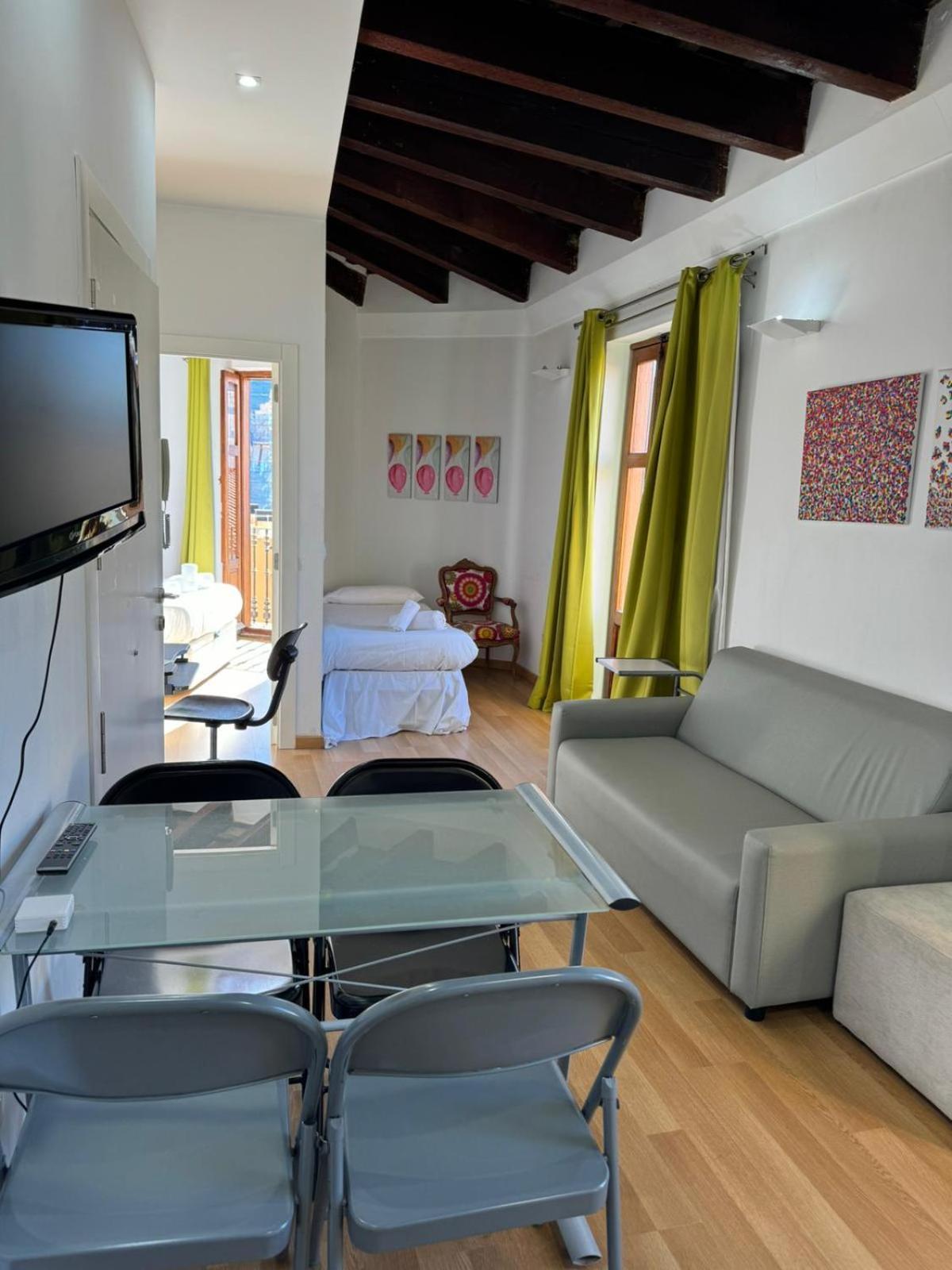 Tossal Apartment *