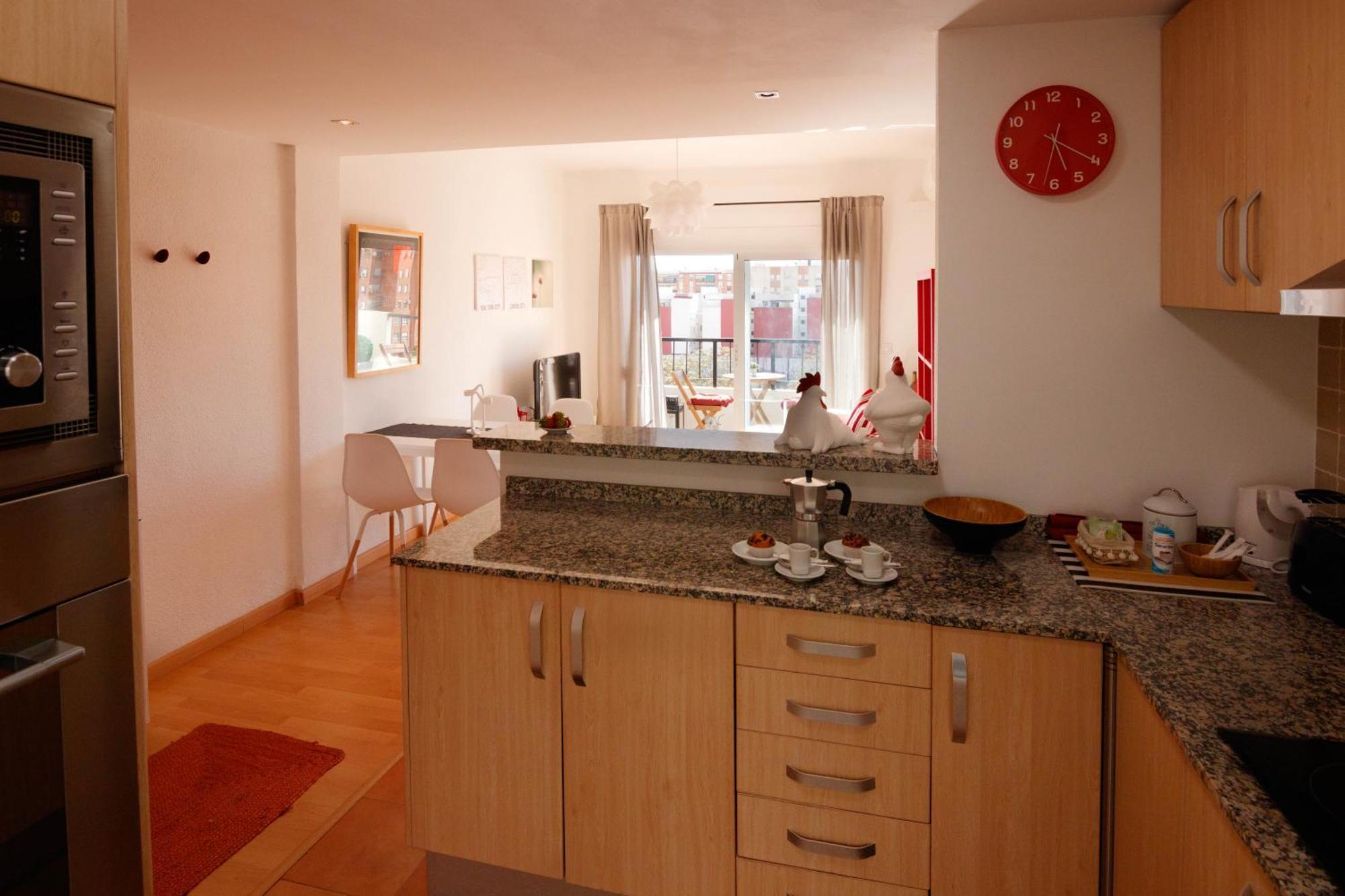 Luminoso. Comodo. Acogedor. Wifi. Junto A Ave Apartment Valencia
