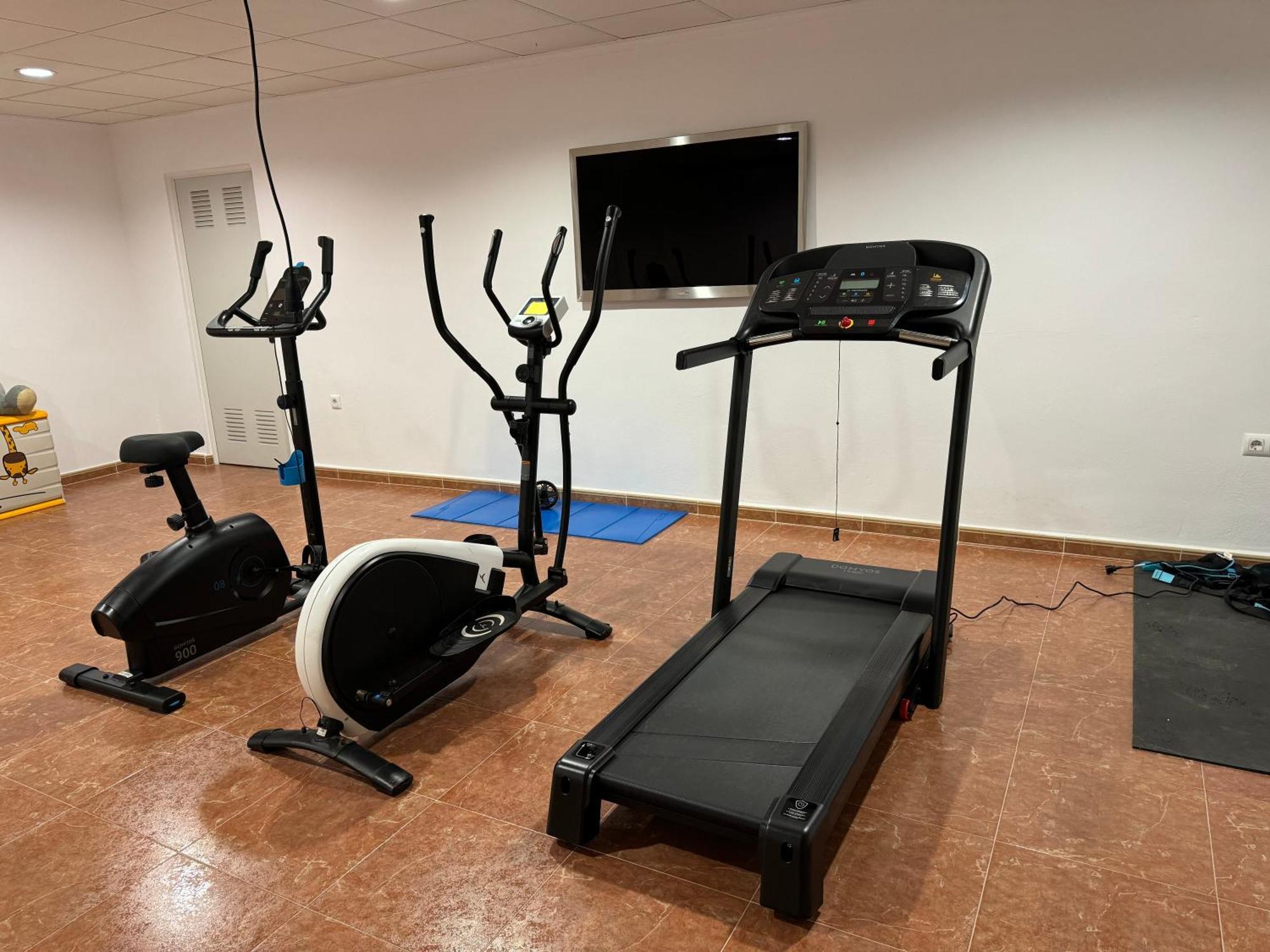 Pousada Con Piscina, Jardin Y Aire Acondicionado En La Eliana-l'eliana