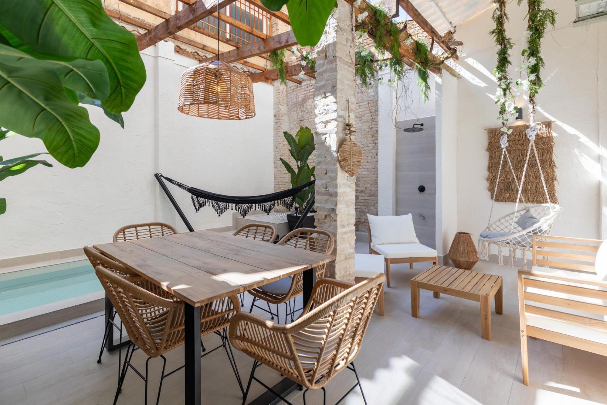 Con Piscina Y Terraza * Valencia