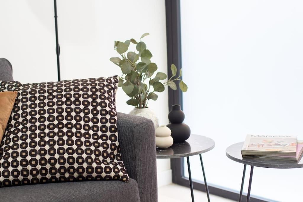 Vlc Host - Manya Apartment *