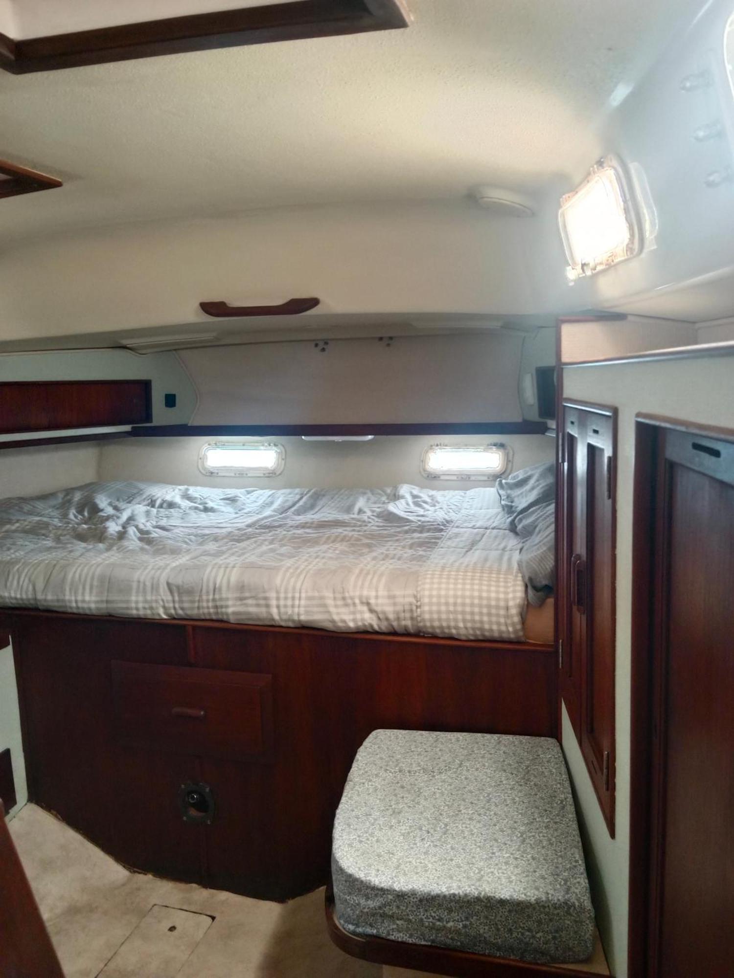 Botel Velero Whimsy Valencia