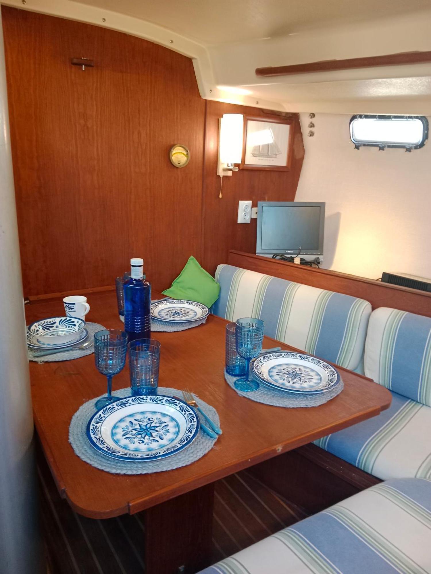 Velero Whimsy Botel *