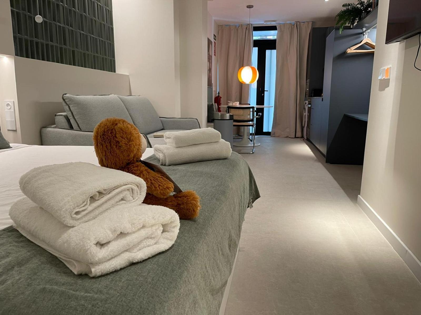 Apartment Osito Hub - Pintor Nicolau Valencia