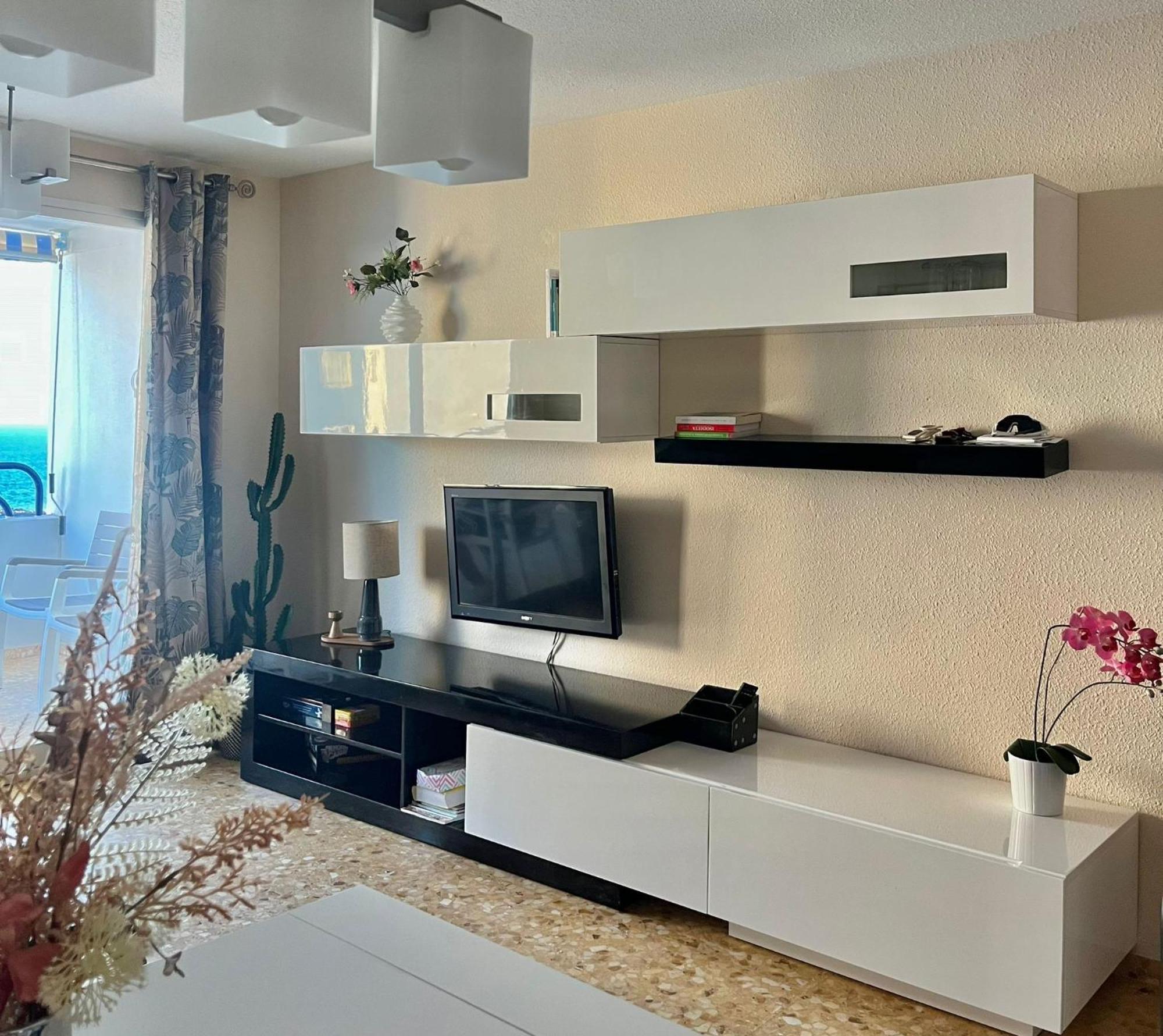 En Primera Linea De La Playa A 15 Minutos De La Ciudad De Apartamento *