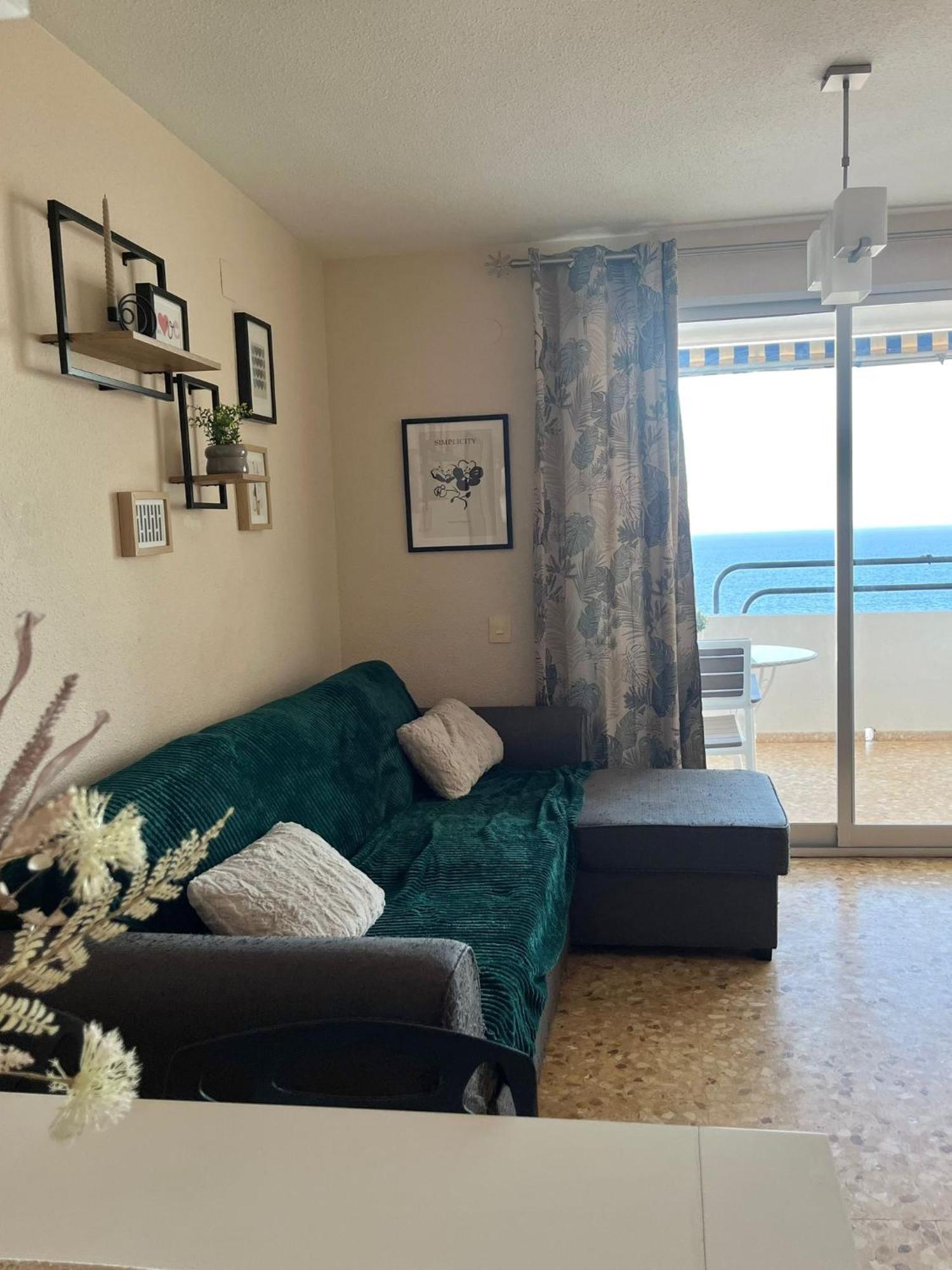 Apartamento En Primera Linea De La Playa A 15 Minutos De La Ciudad De Valencia
