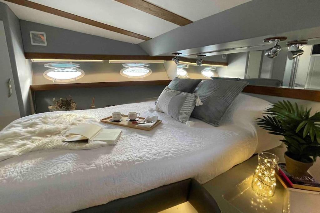 Barco Playa Botel Valencia