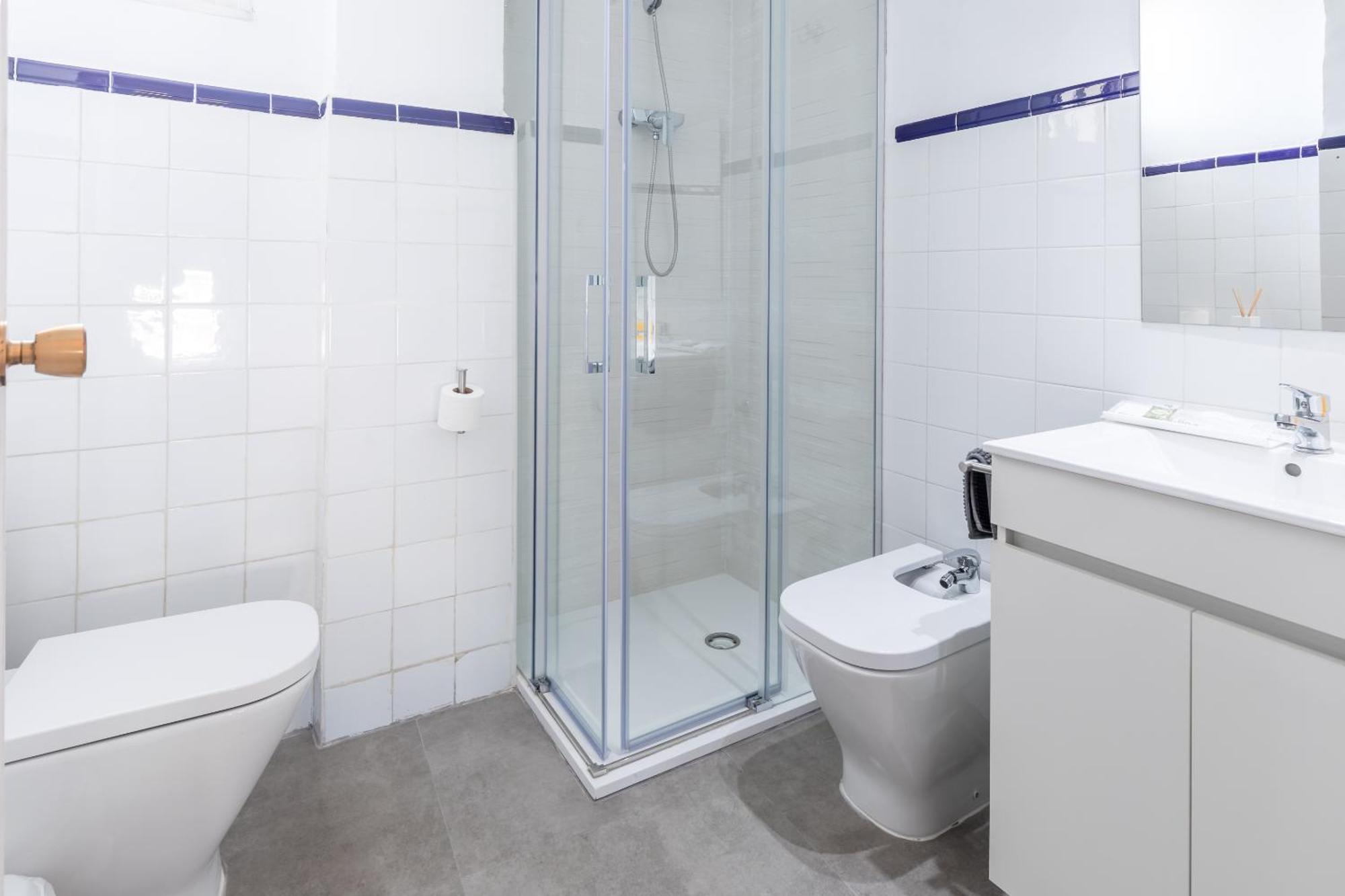Travel Habitat Port Valencia. Apartamento Valencia