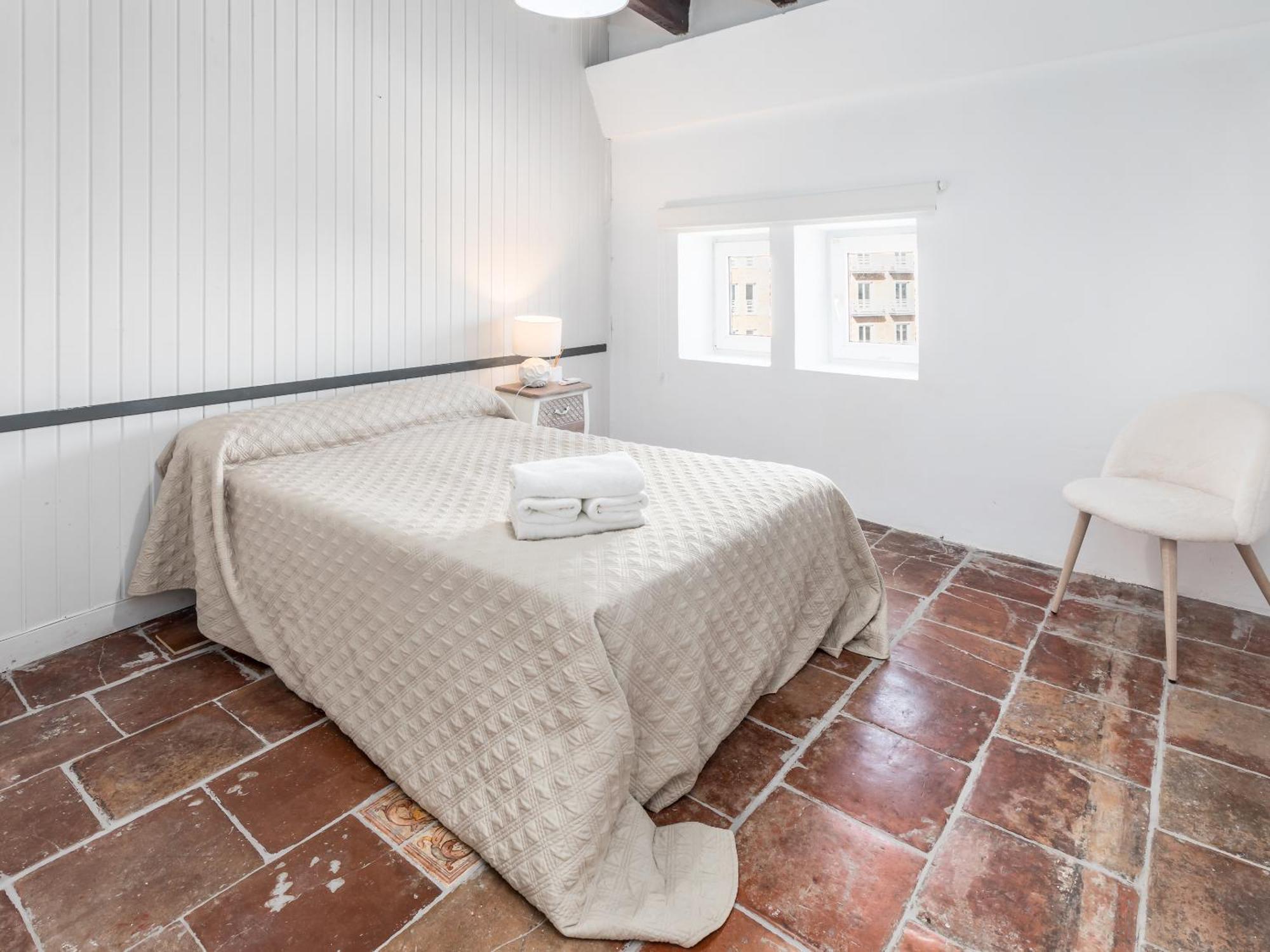Travel Habitat Port Valencia. Apartamento *