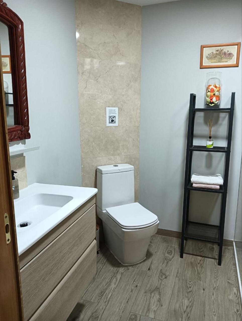 Loft In Ehemaligem Fischer Haus Appartement Valencia