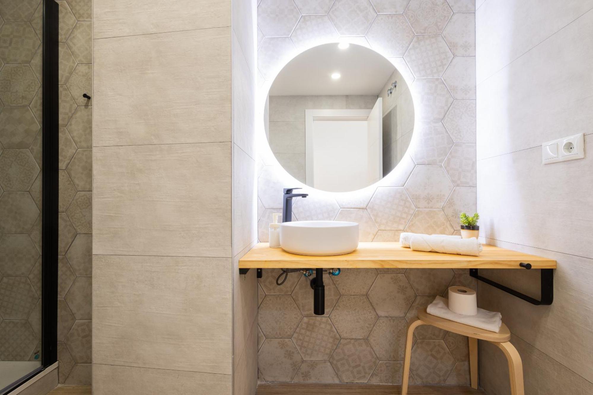 Florit Flats - The Trafalgar Ii Apartment