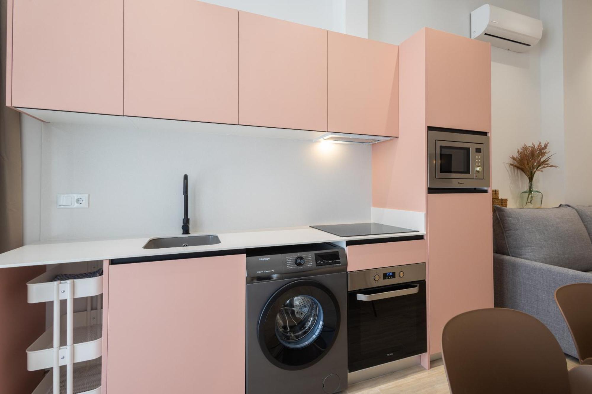 Florit Flats - The Trafalgar I Apartment