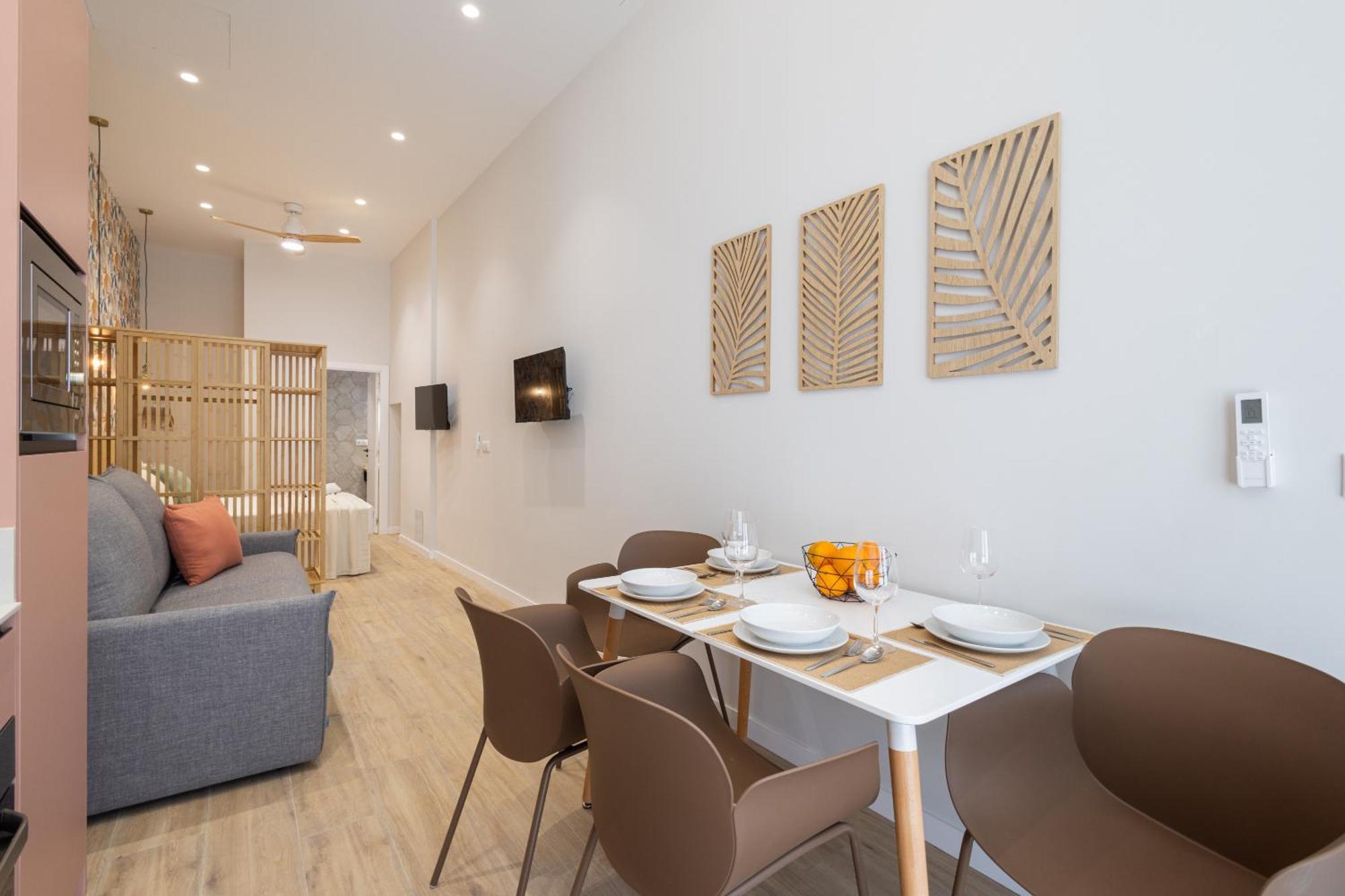 Florit Flats - The Trafalgar I Apartment