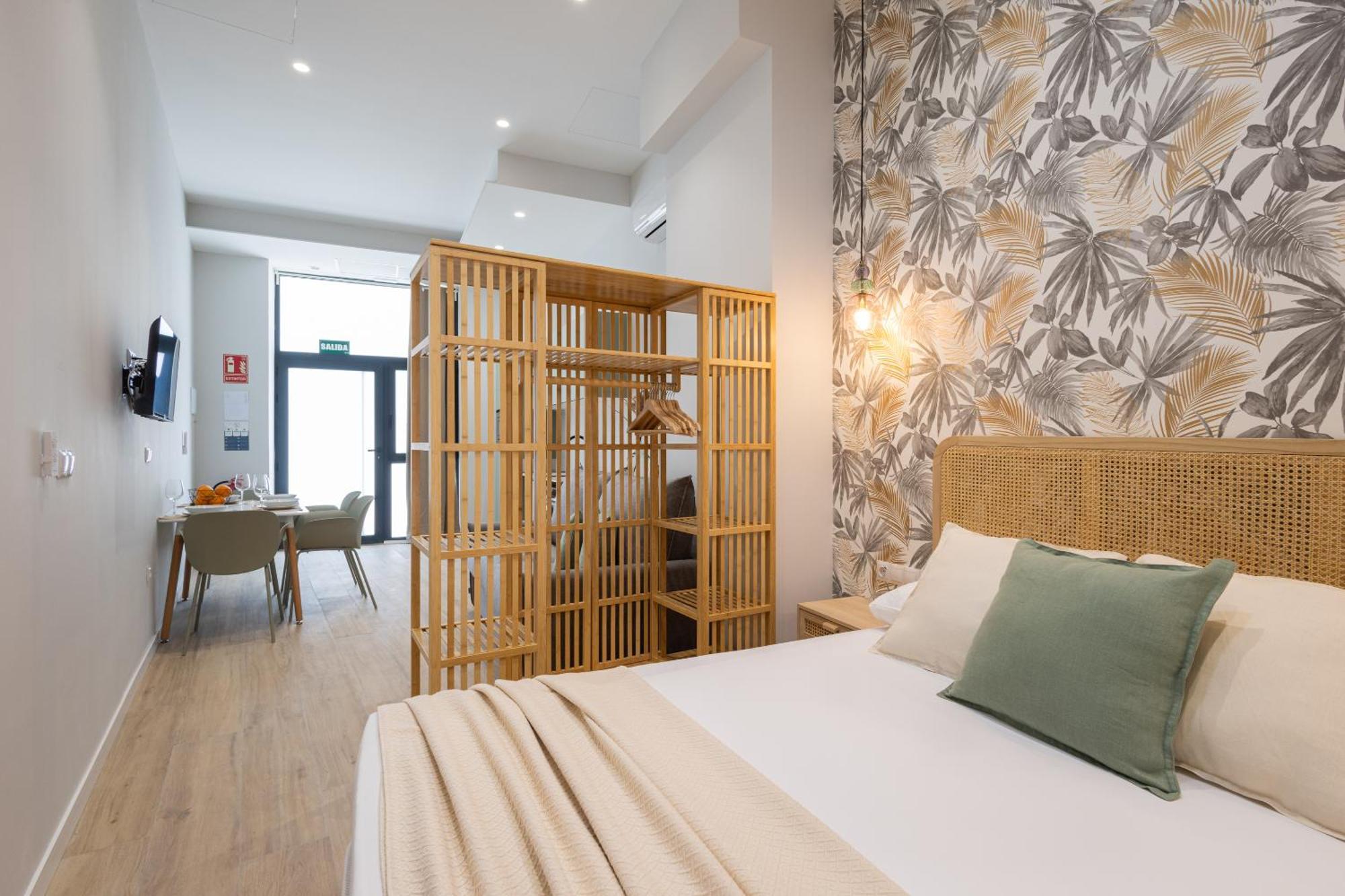 Florit Flats - The Trafalgar I Apartment