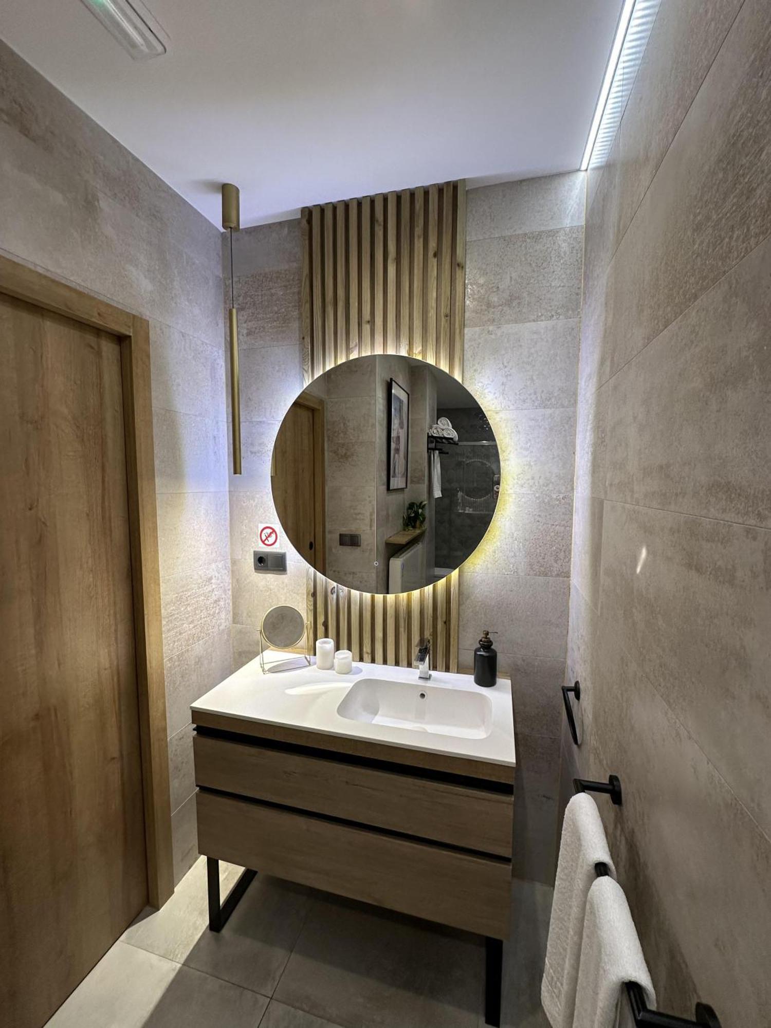 Magnifica Vivienda A Estrenar Junto A Plaza Espana Valencia
