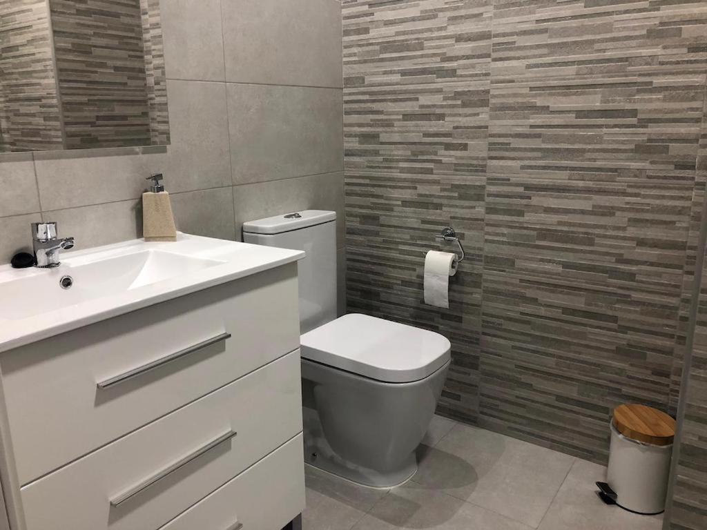 Centrico Cerca Al Ayuntamiento+luminoso+acogedor Apartment *