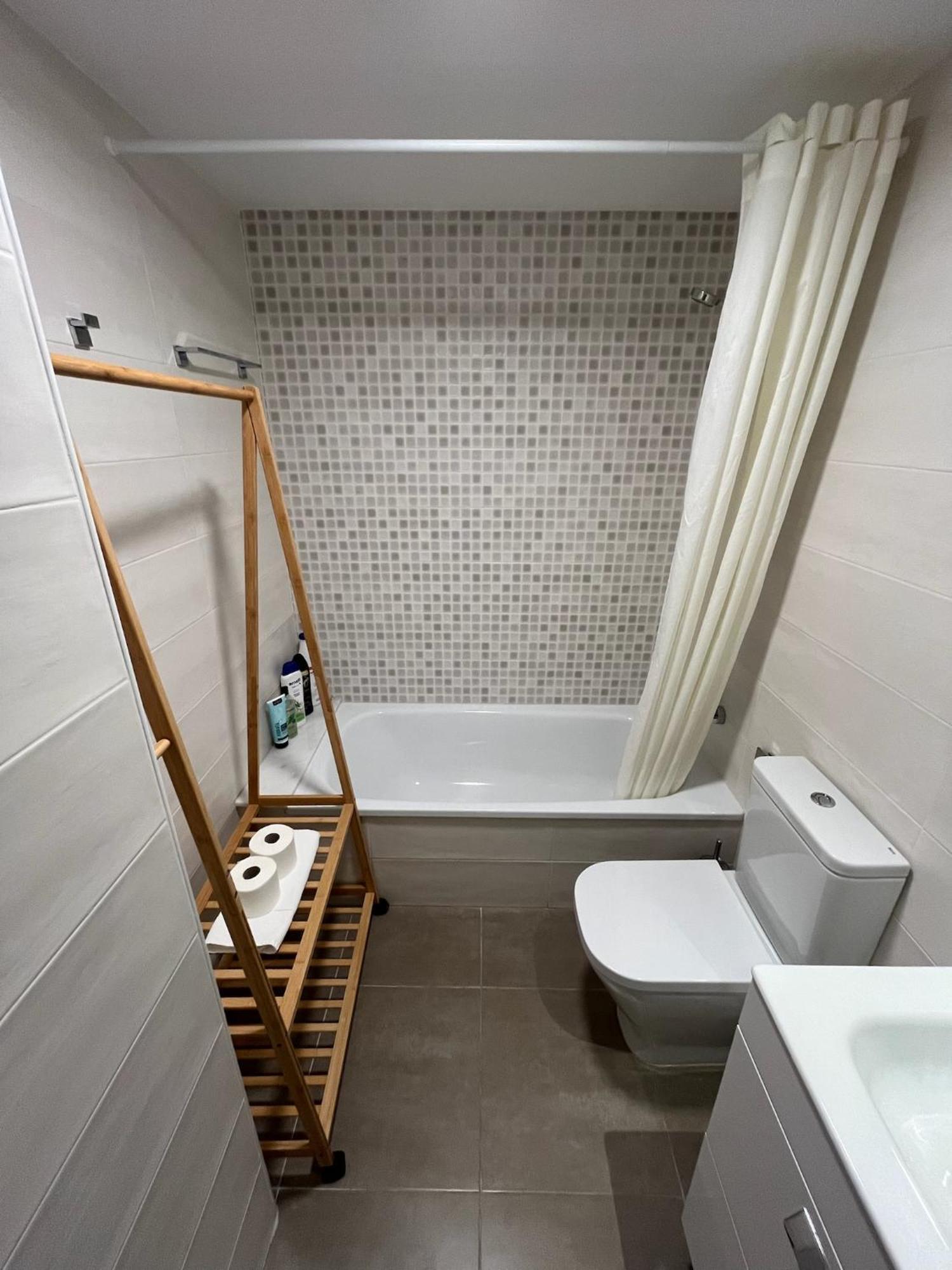 Homestay Doble Con Bano Privado En Port & Arts Valencia