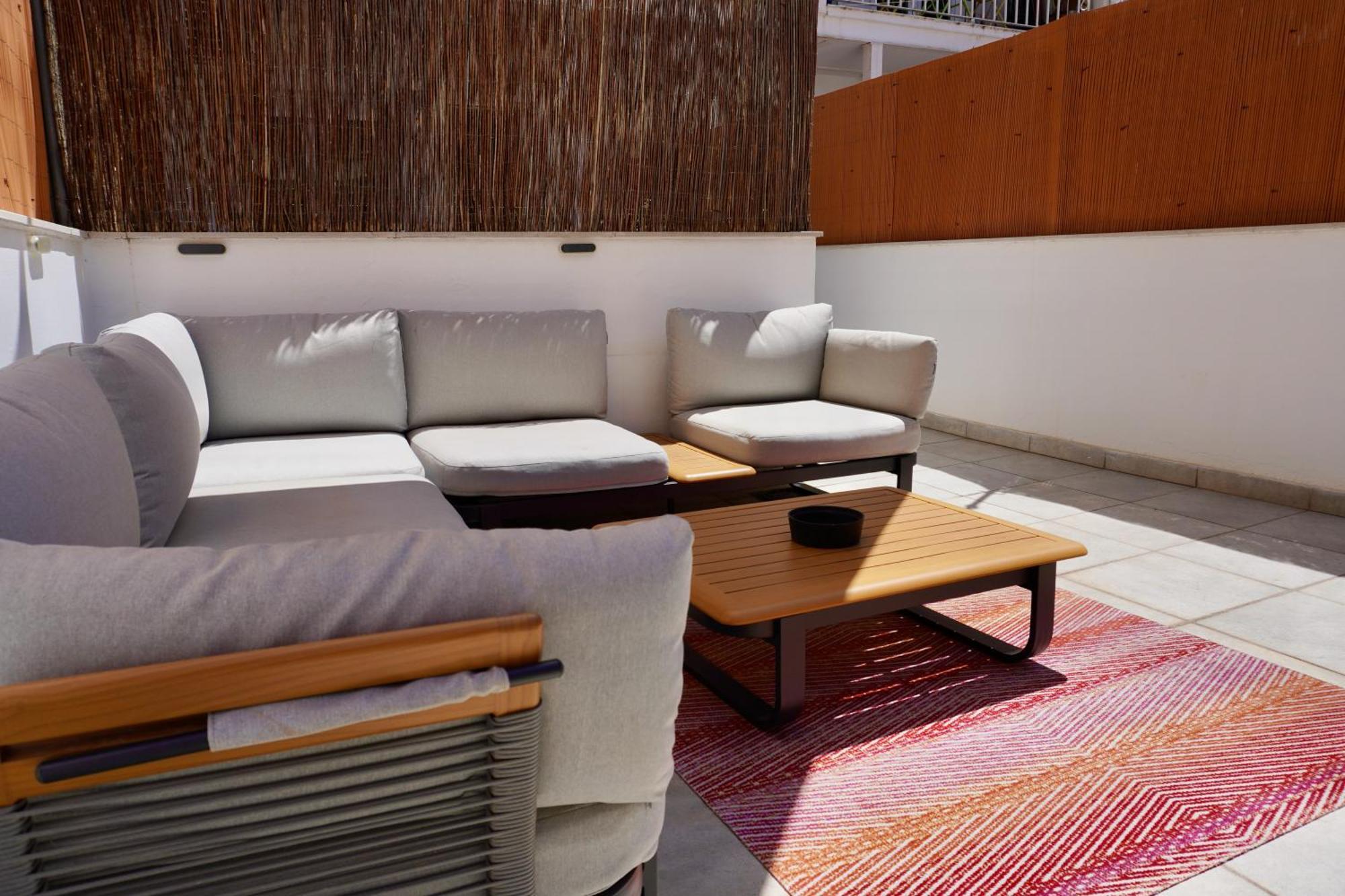 Hosted By Gracie Apartment Valencia