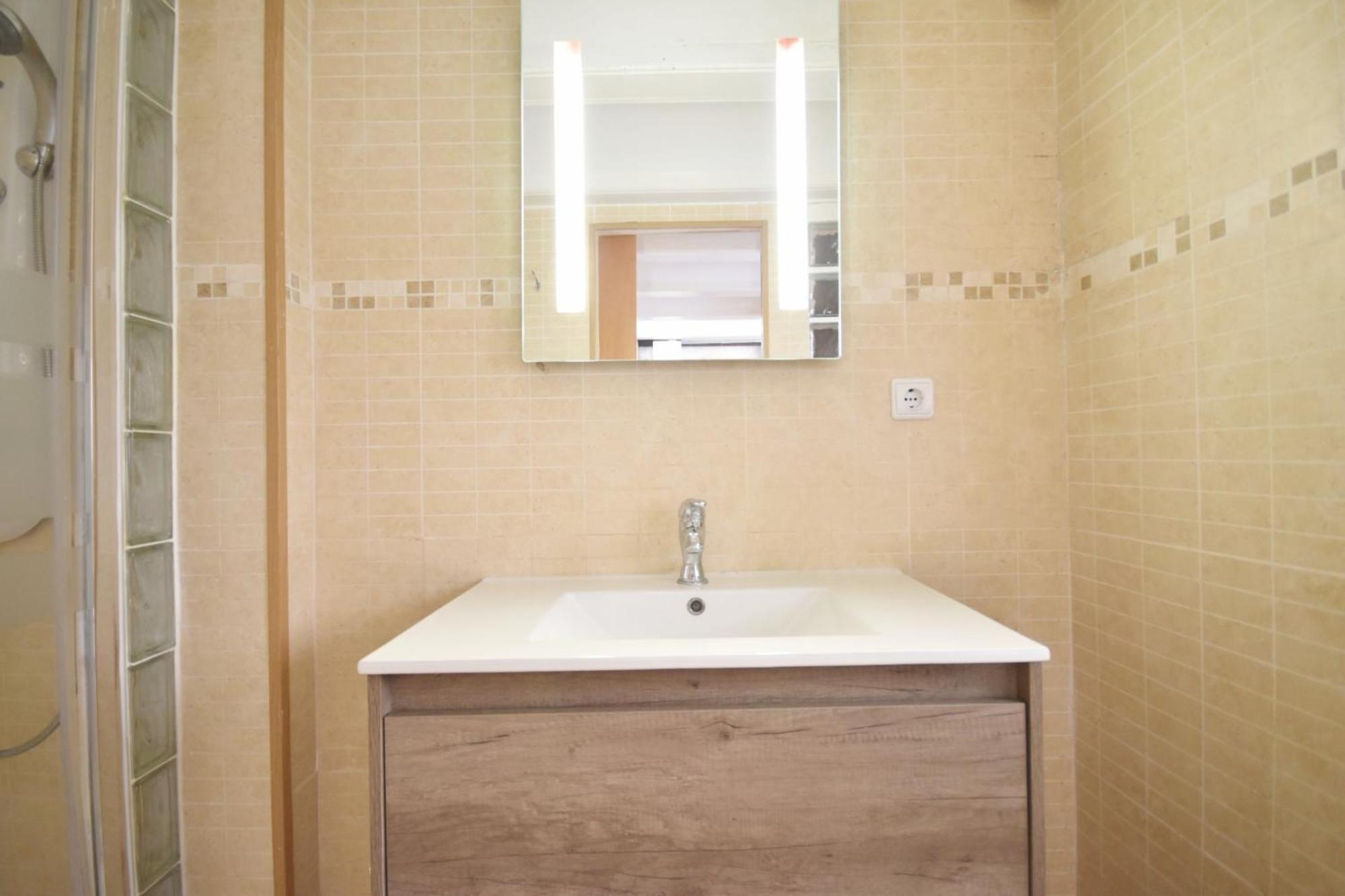Centrico Al Lado De Torres De Quart Apartamento