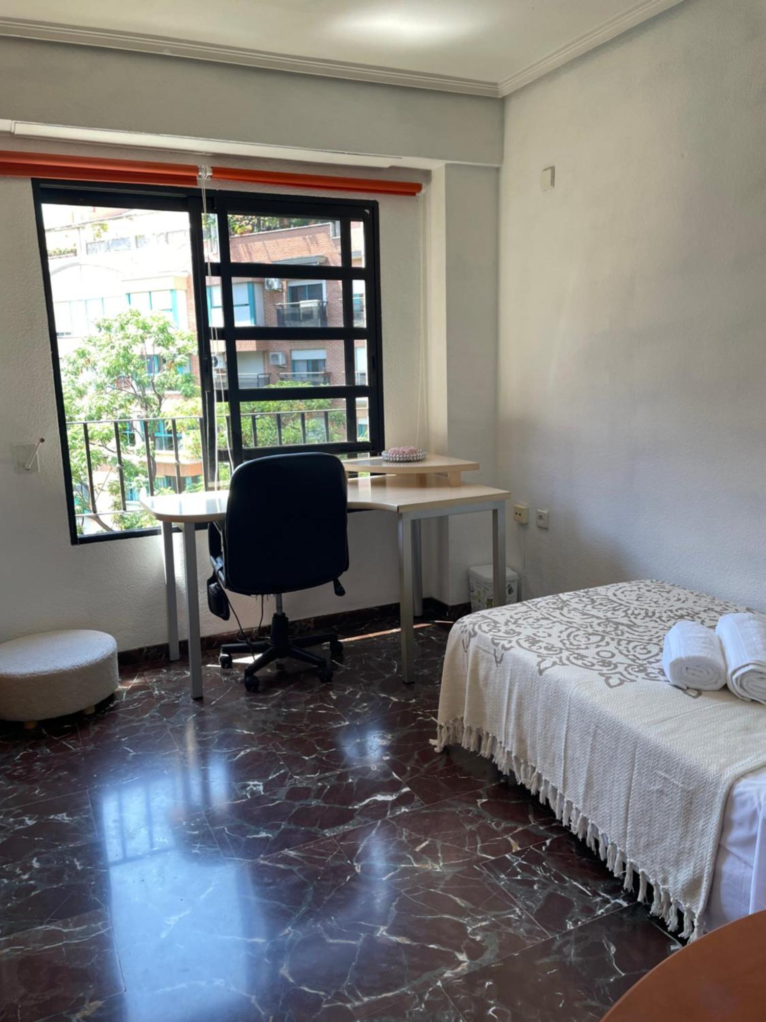Habitacion Cerca Del Centro De *