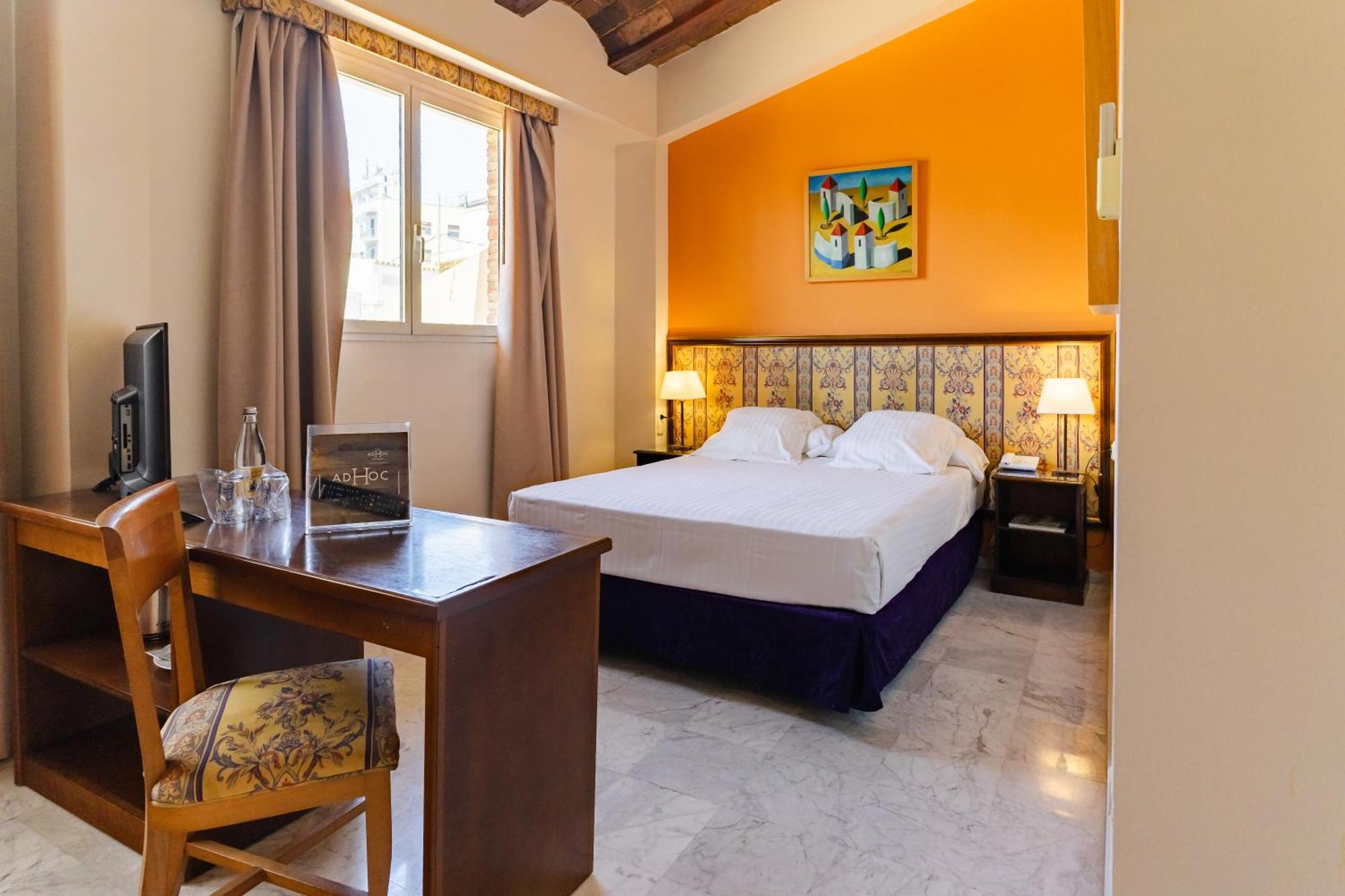 Ad Hoc Monumental 1881 Hotel 3*