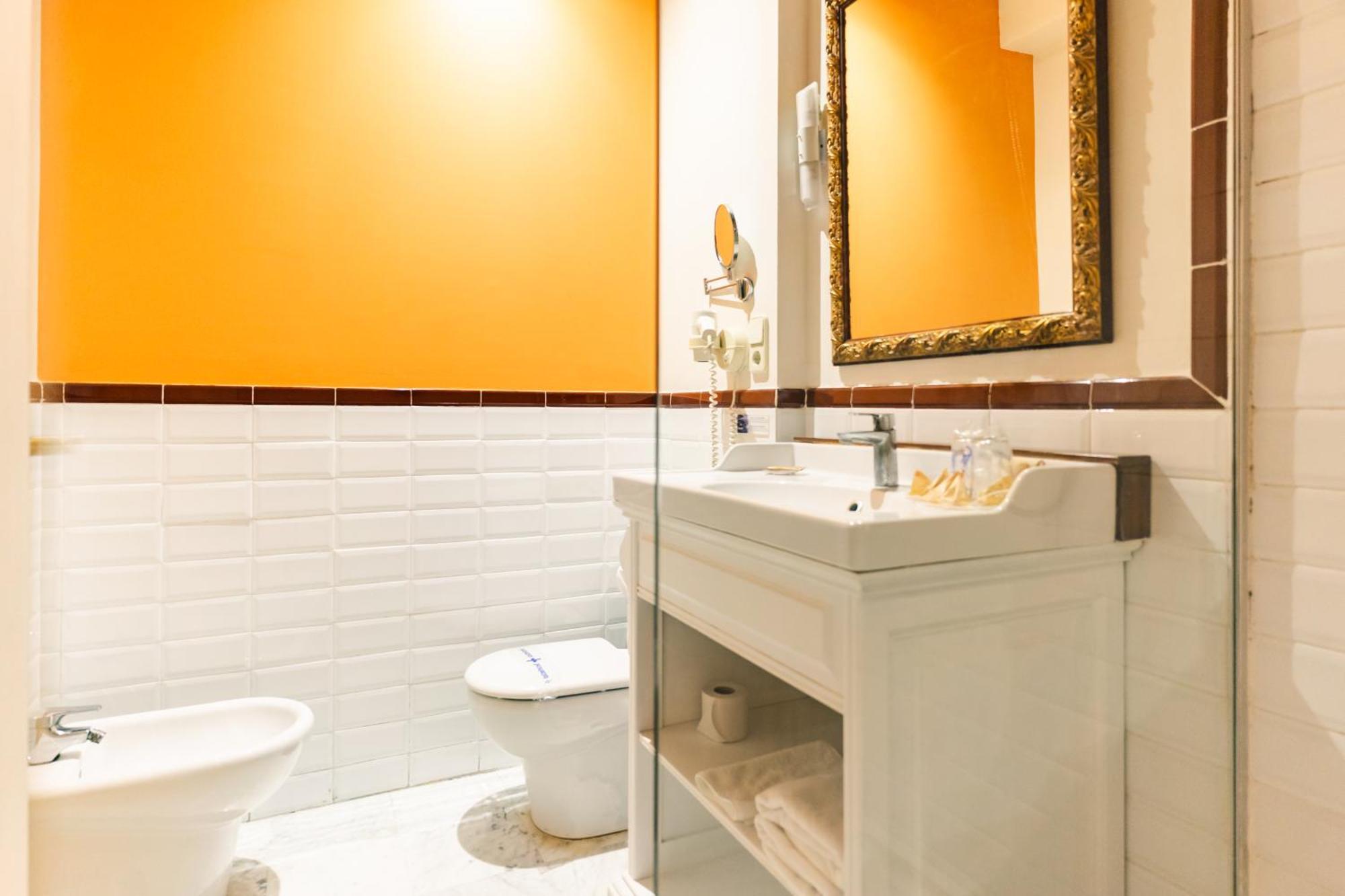Ad Hoc Monumental 1881 Hotel 3*