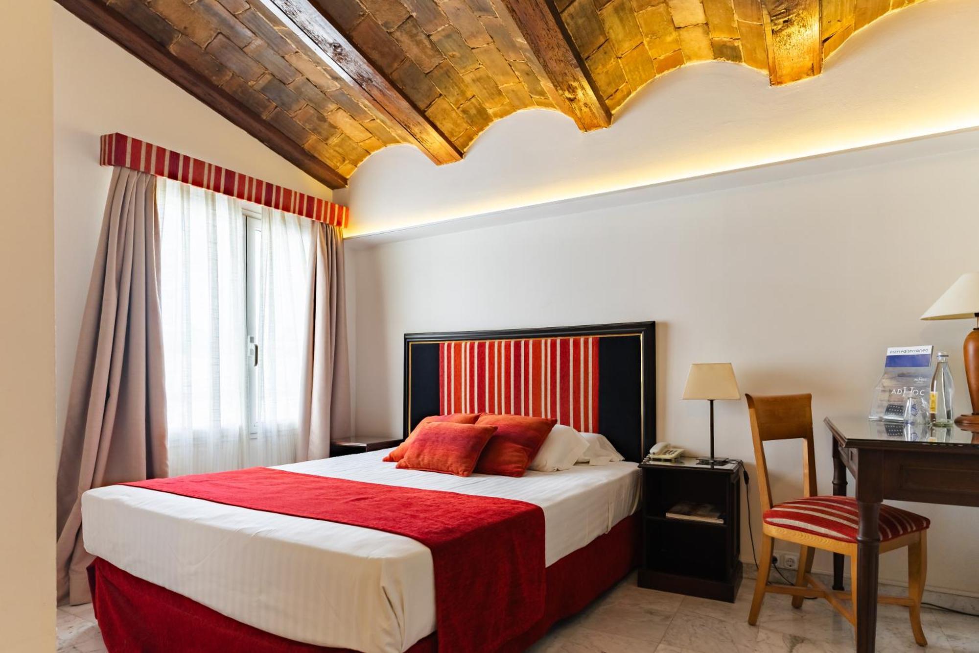 Ad Hoc Monumental 1881 Hotel 3*