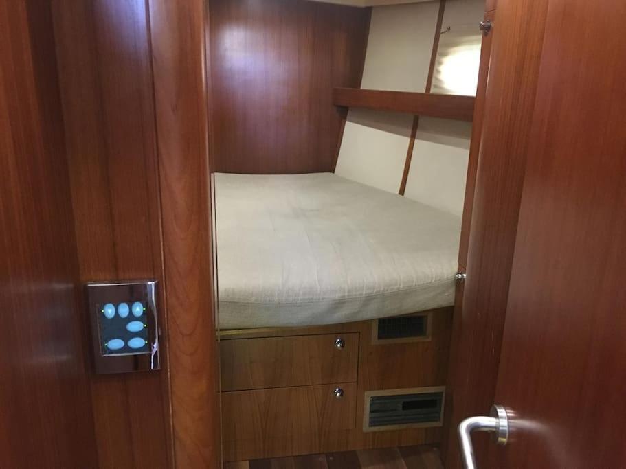 Velero Lujo, 4 Camarotes, 3 Banos, Marina *