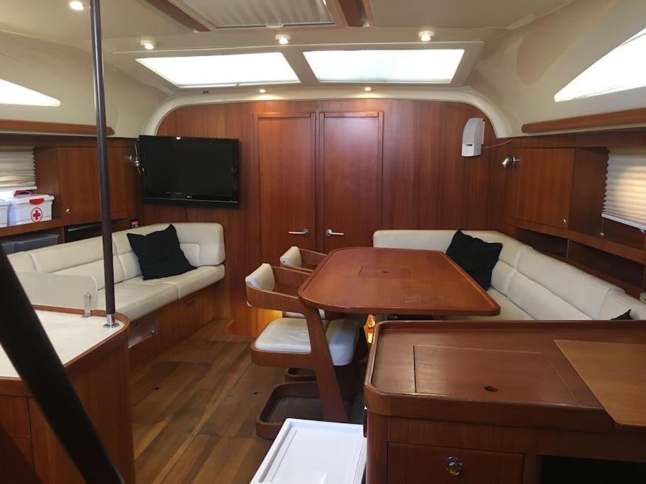 Velero Lujo, 4 Camarotes, 3 Banos, Marina *