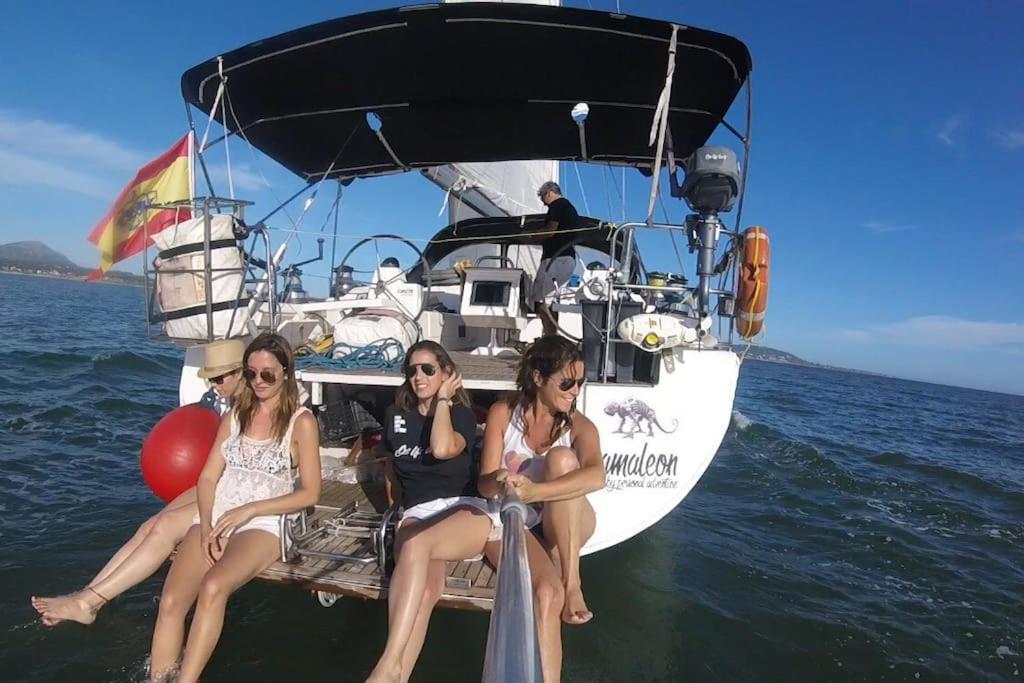 Botel Velero Lujo, 4 Camarotes, 3 Banos, Marina *