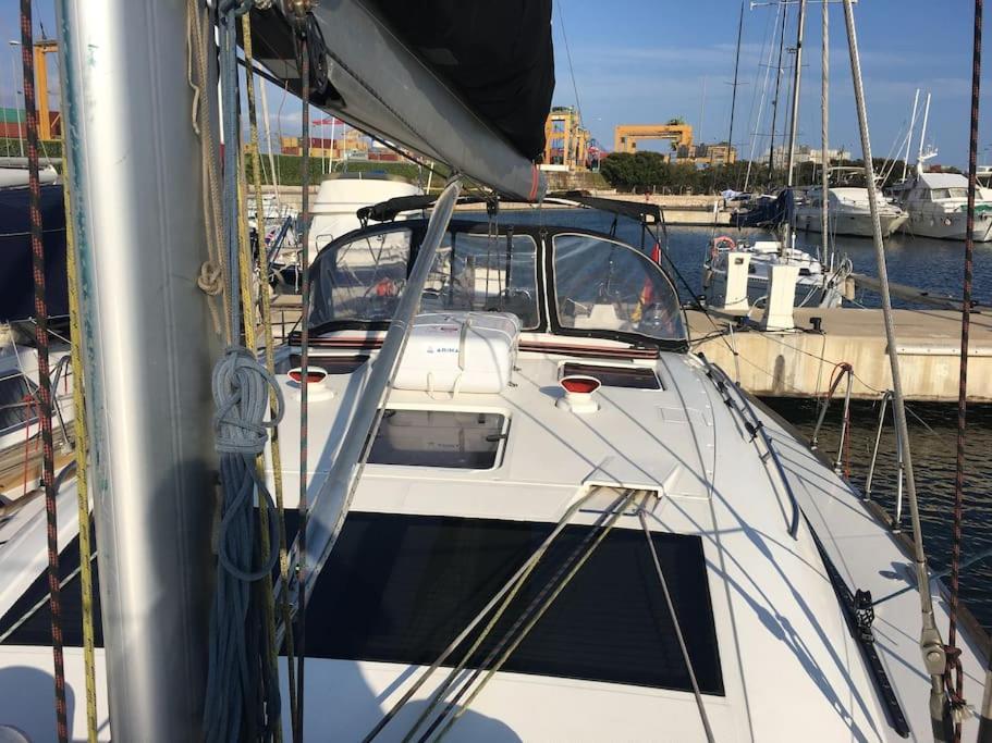 Velero Lujo, 4 Camarotes, 3 Banos, Marina Botel *