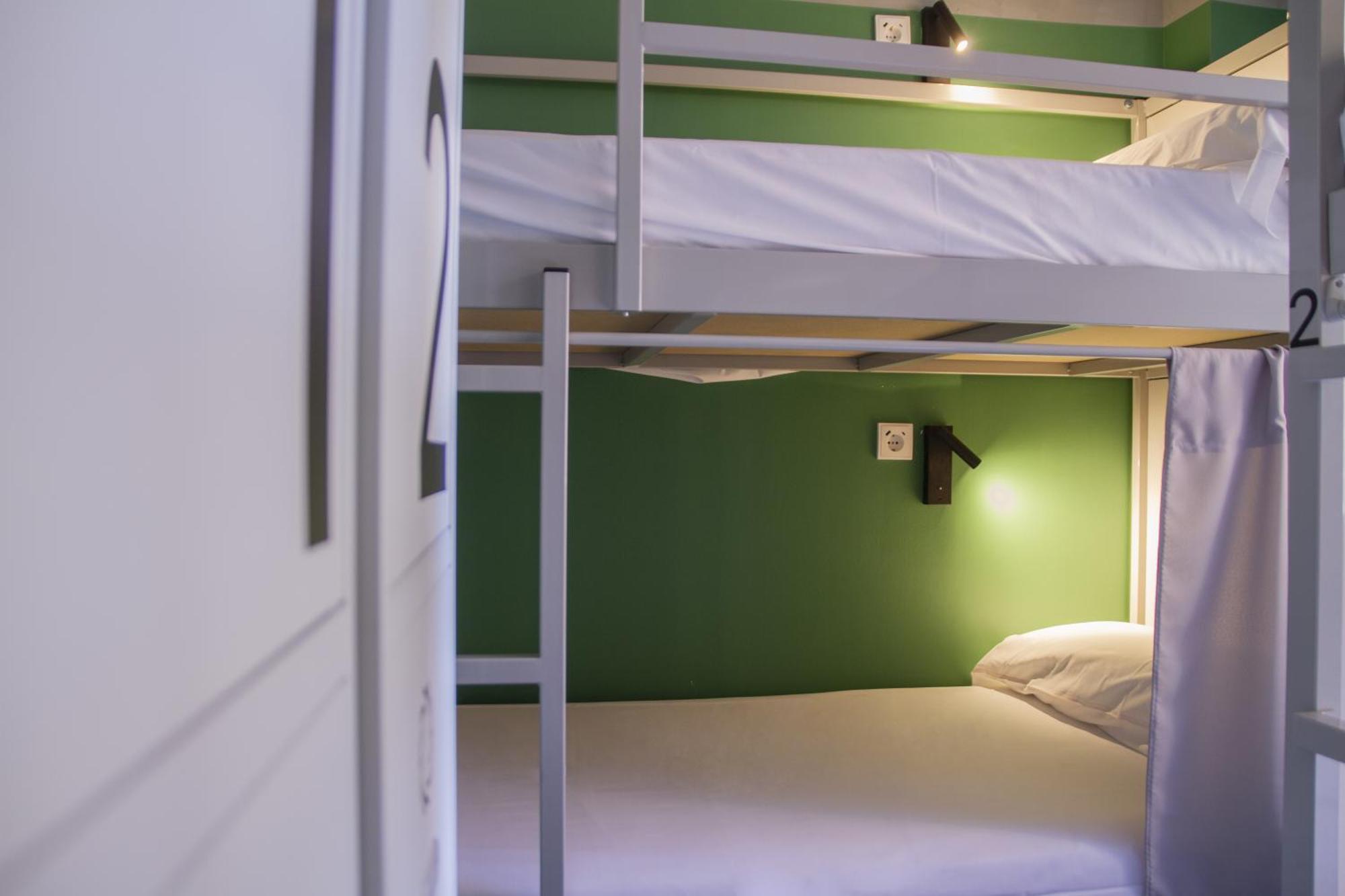 Room00 *