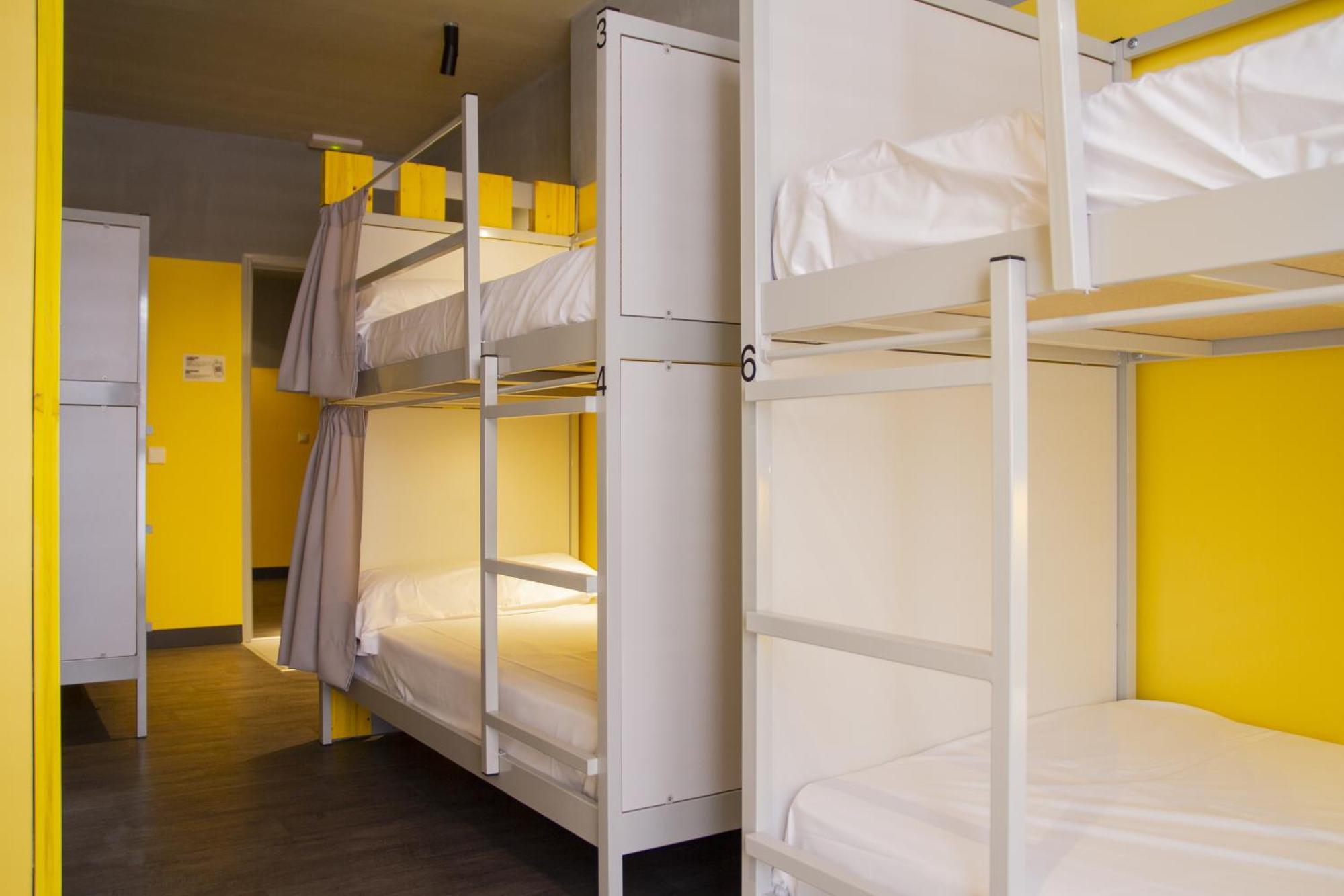 Room00 Hostel