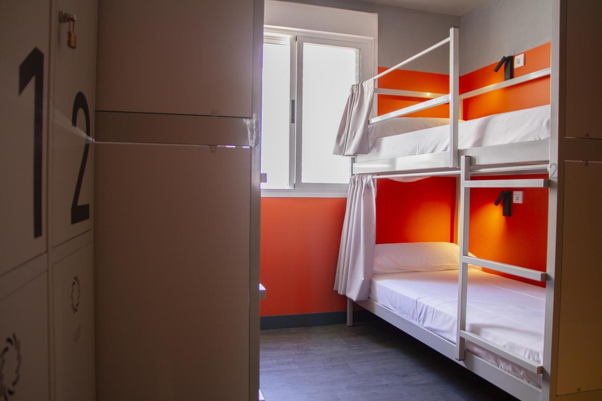 Room00 *