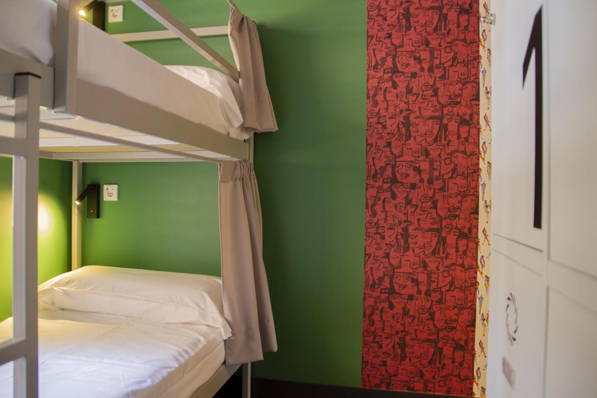 Room00 *