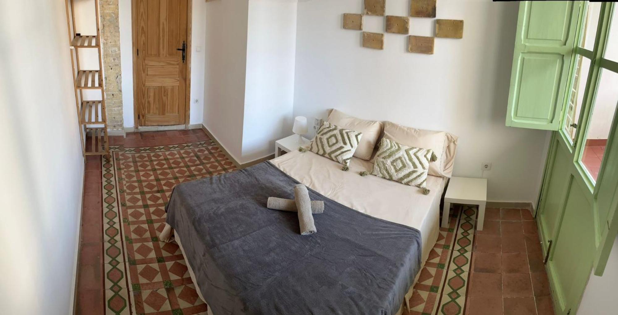Kiwi Auto Check-in Guest house Valencia