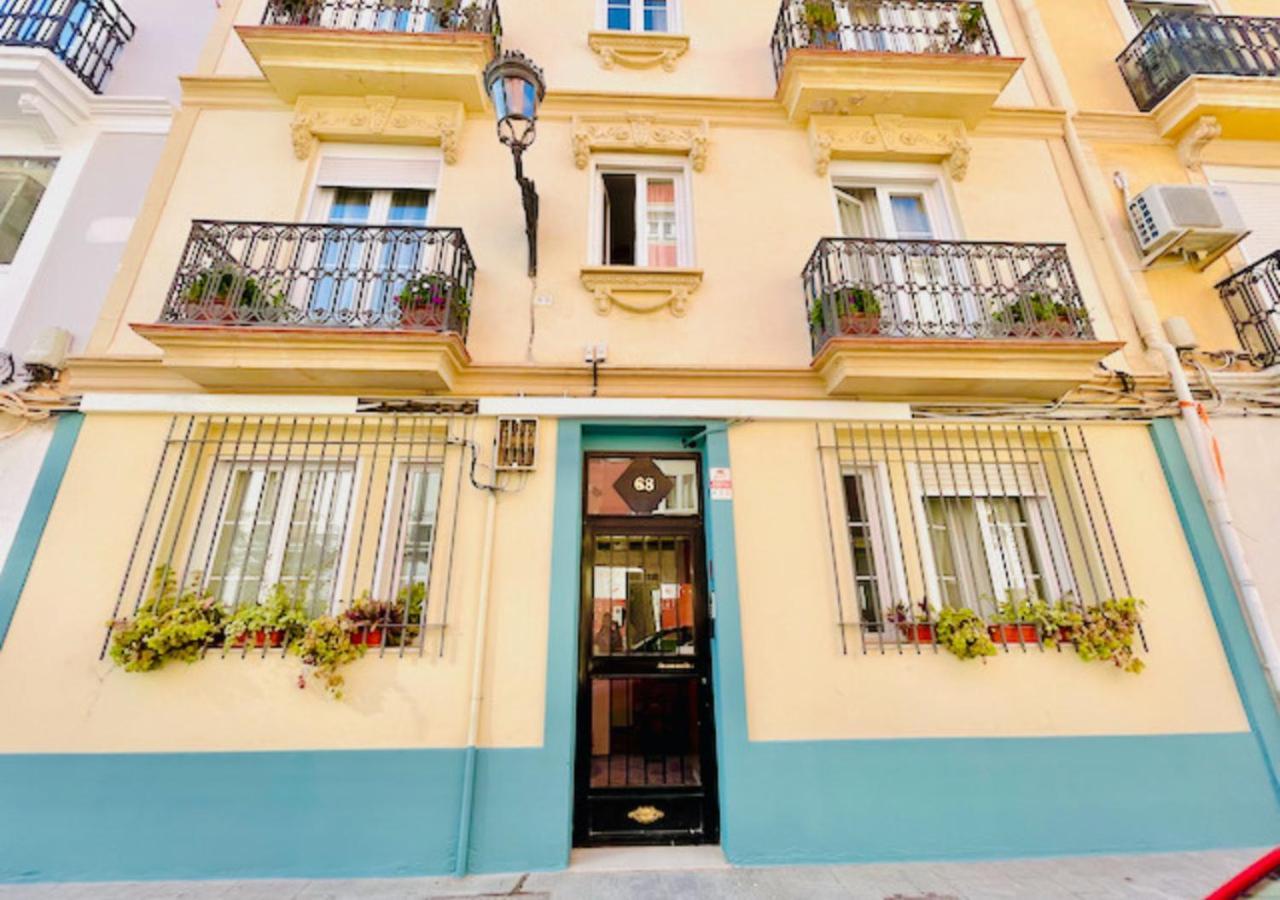 Hosted By Gracie Apartment Valencia
