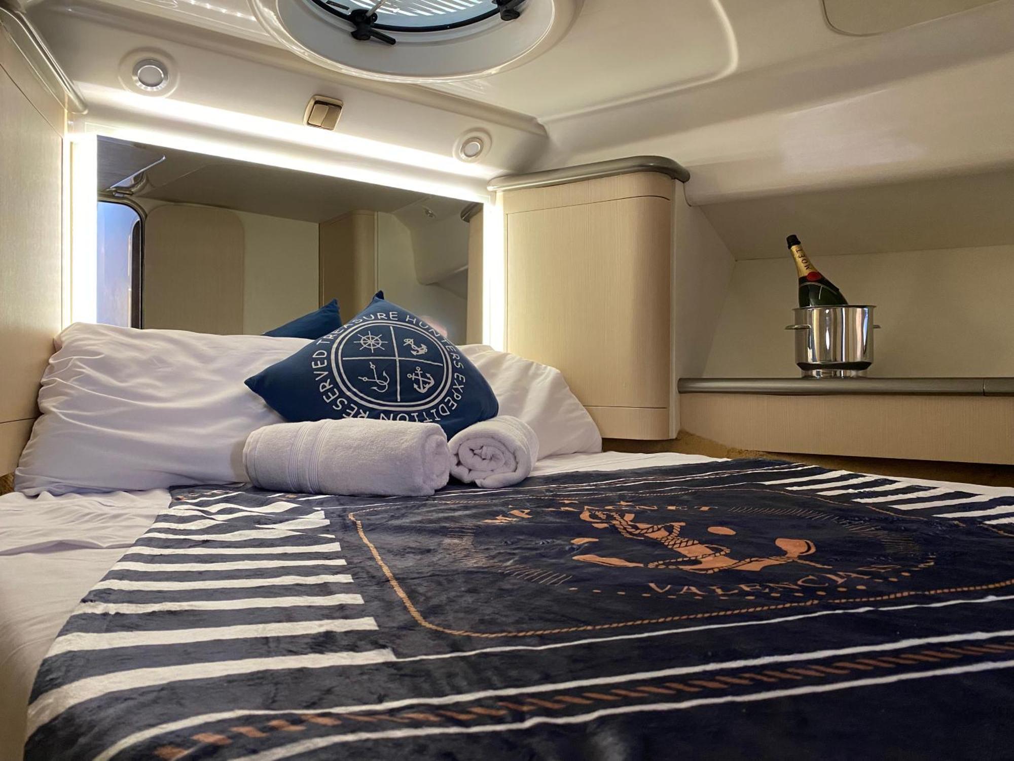 The Yacht Experience Botel *