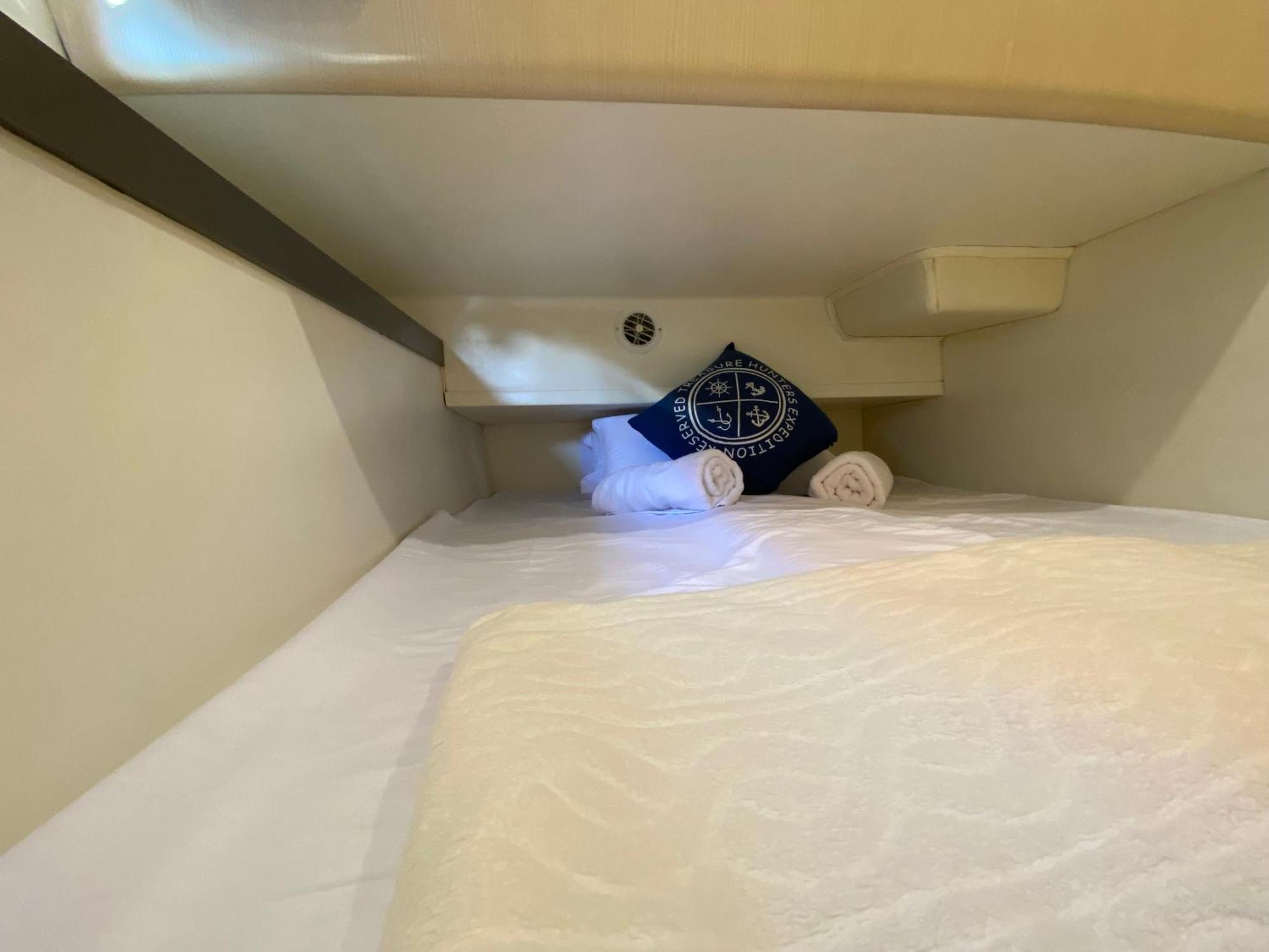 The Yacht Experience Botel Valencia