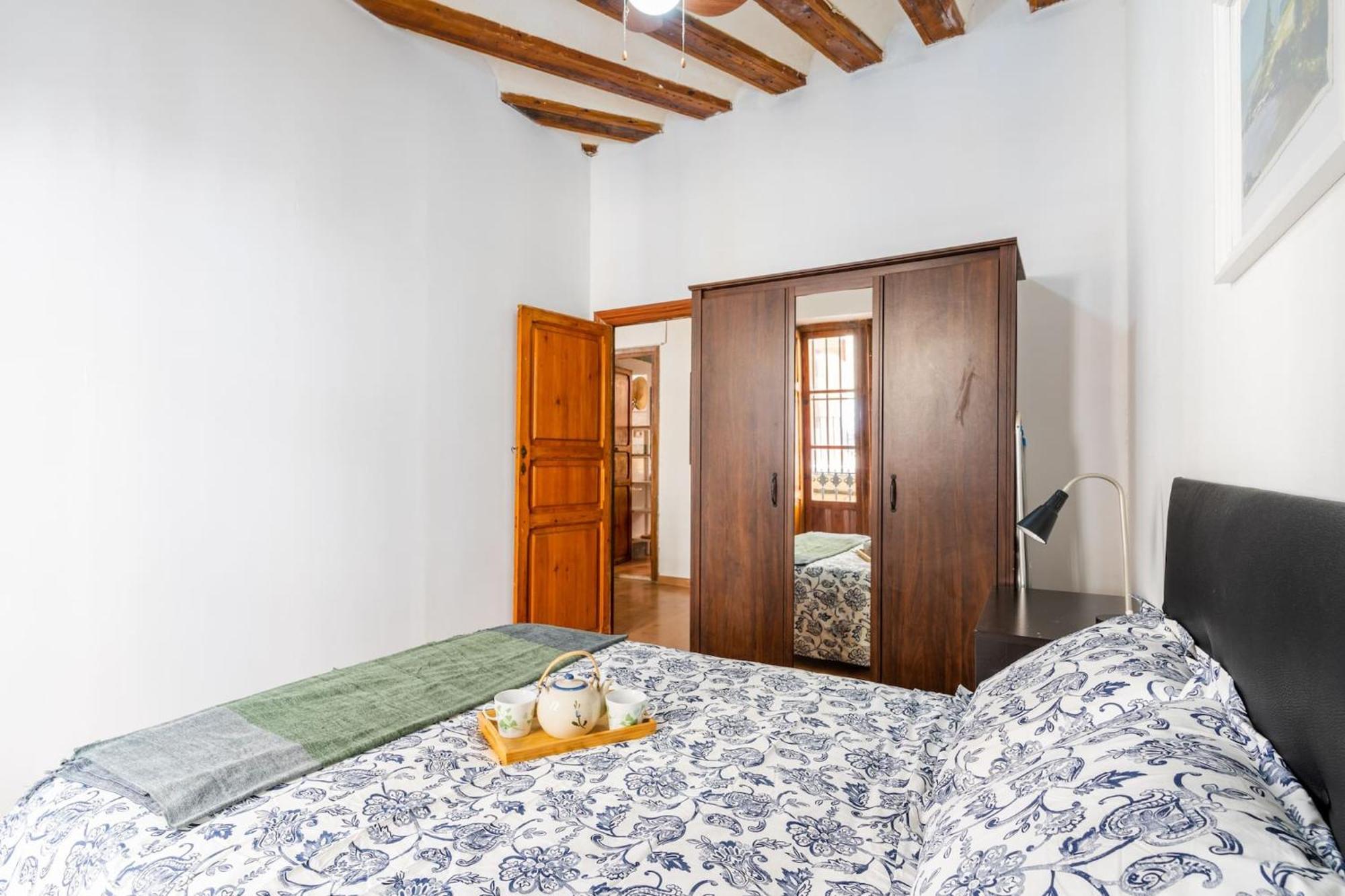 Apartment Cerrajeros Market