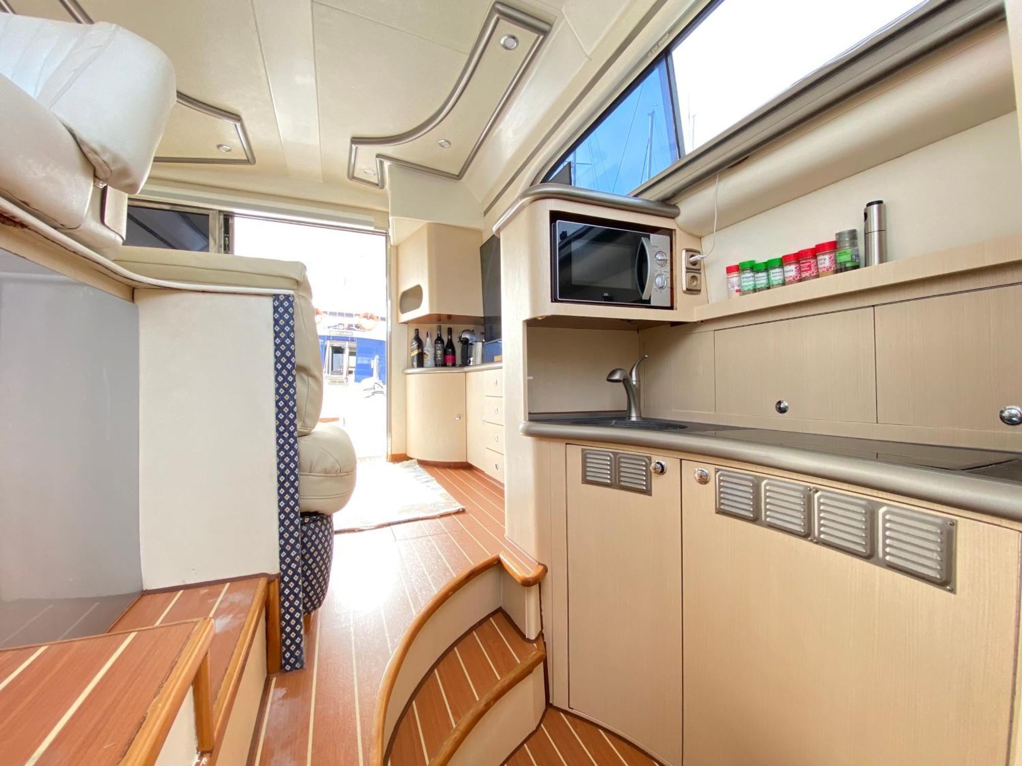 The Yacht Experience Botel *