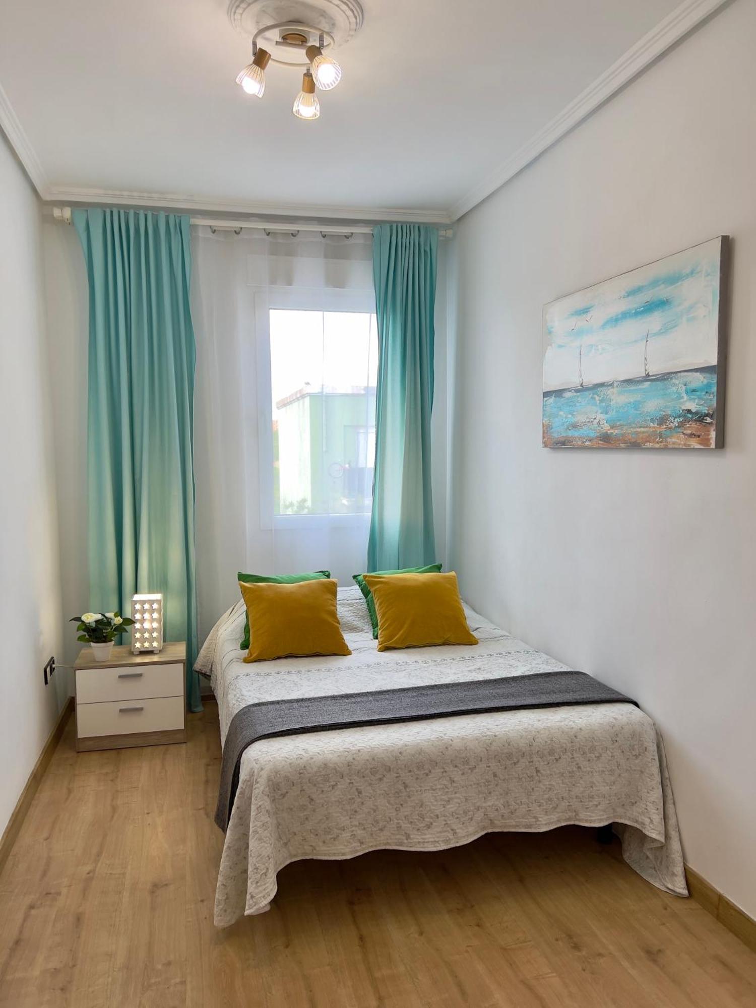 Cozy In Valencia! Wi-fi ! Apartment *